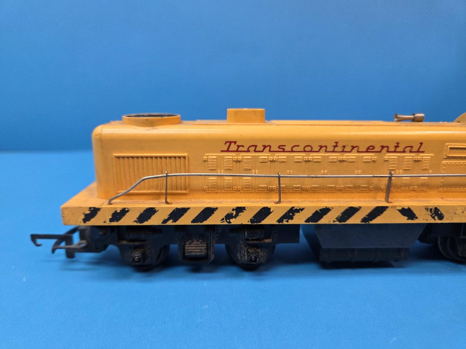 Tri-ang R155 Transcontinental RS2 Switcher Yellow 7005