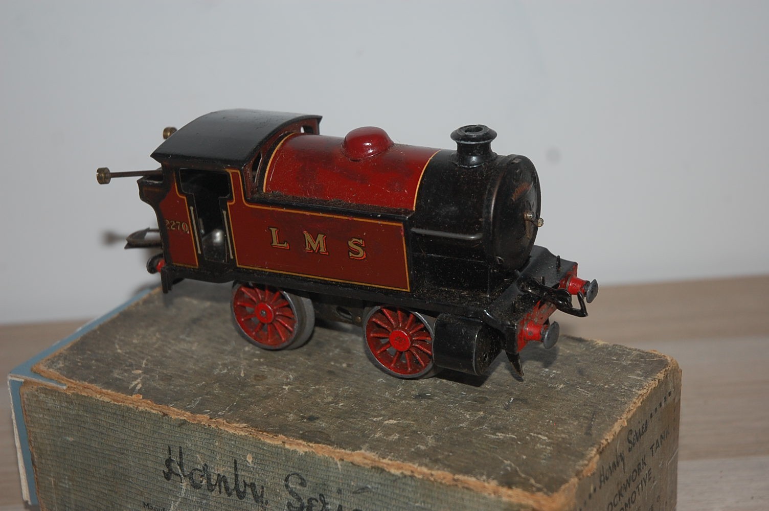 HORNBY O GAUGE CLOCKWORK M3 TANK LOCOMOTIVE IN LMS LIVERY BOXED