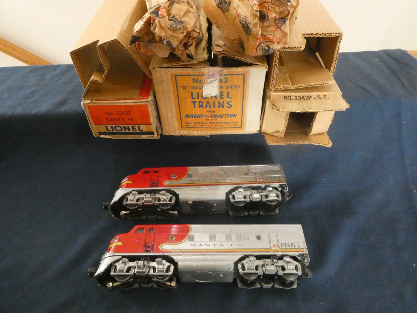 LIONEL 2343 AA SANTA FE F3’S IN OB’S, MASTER CARTON, & WRAPPING PAPER EXCELLENT