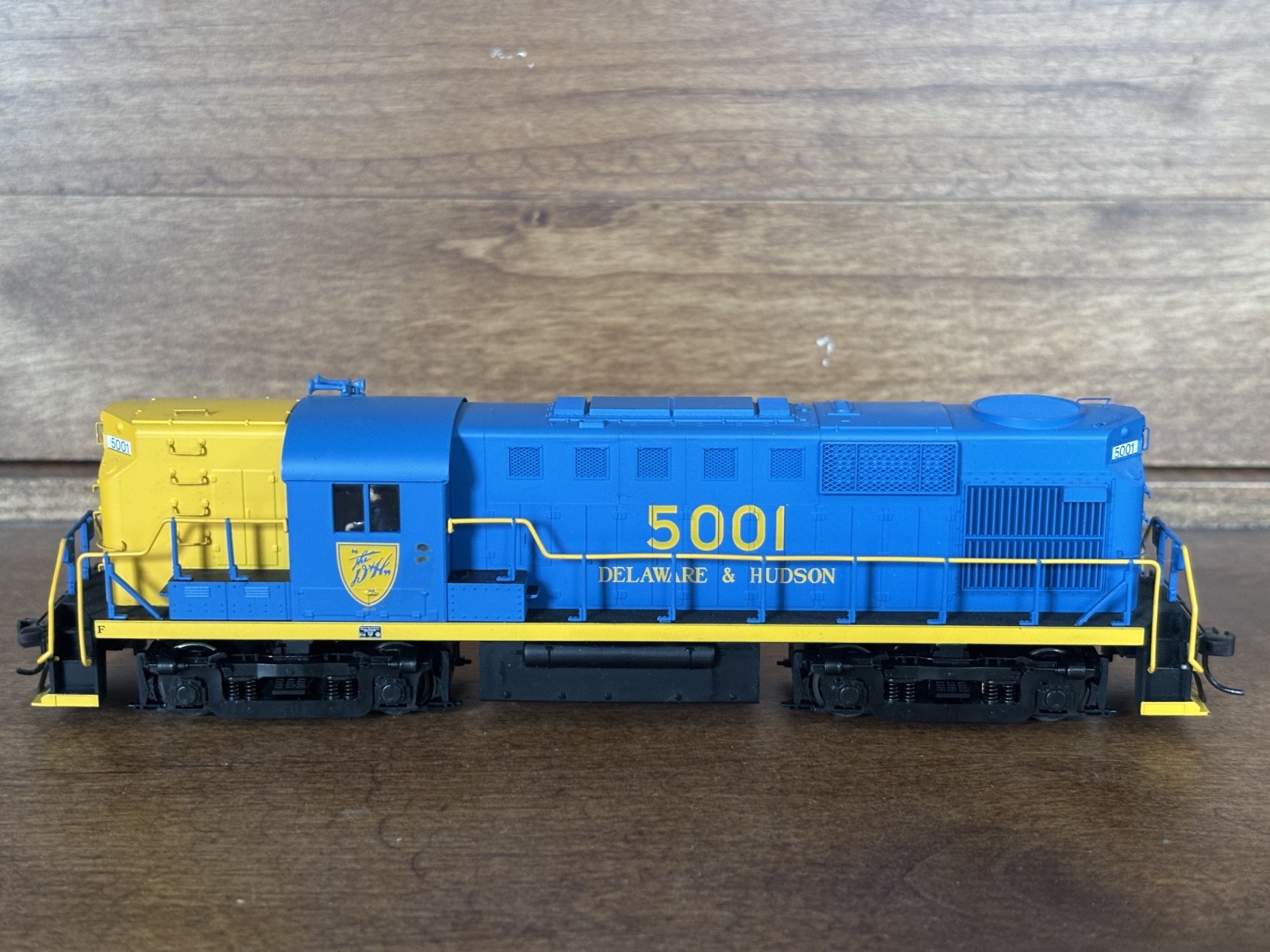 Atlas Classics HO Delaware and Hudson Alco RS-11 Locomotive Road #5001 Runs Okay