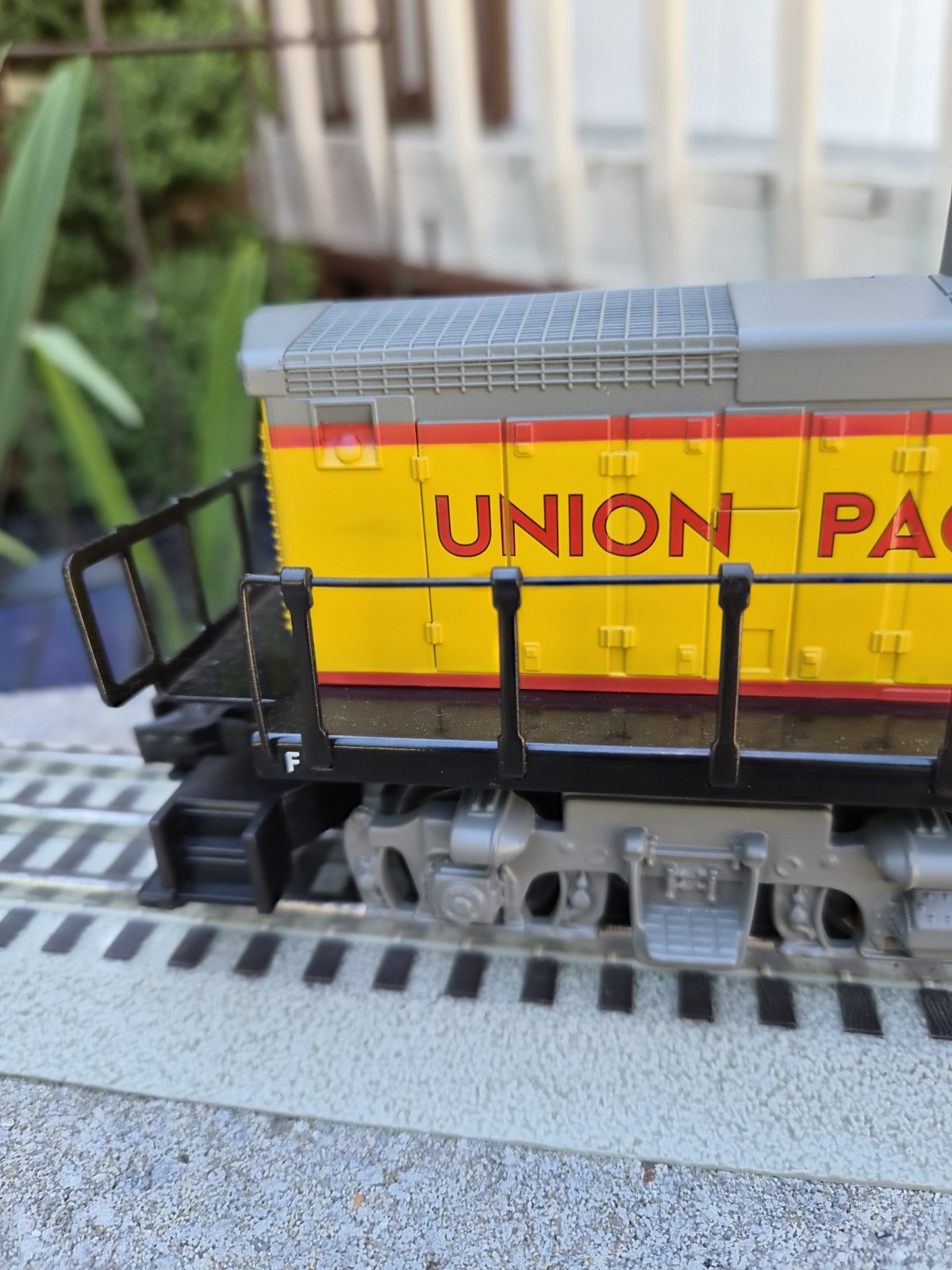 K-Line Electric Trains K2236 MP-15 O/027 Union Pacific SWITCHER LOCOMOTIVE RUNS!