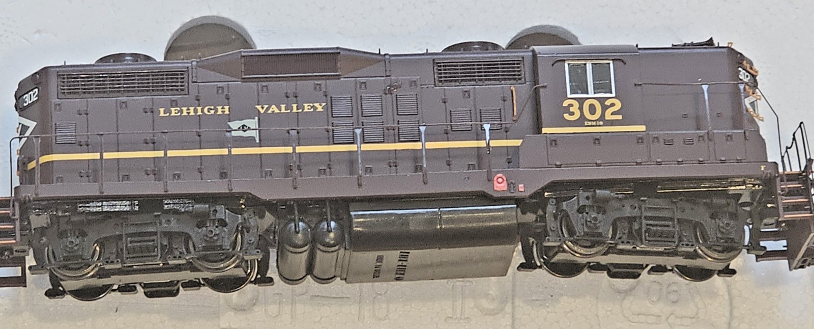 HO Walthers Proto 2000 GP18 Lehigh Valley