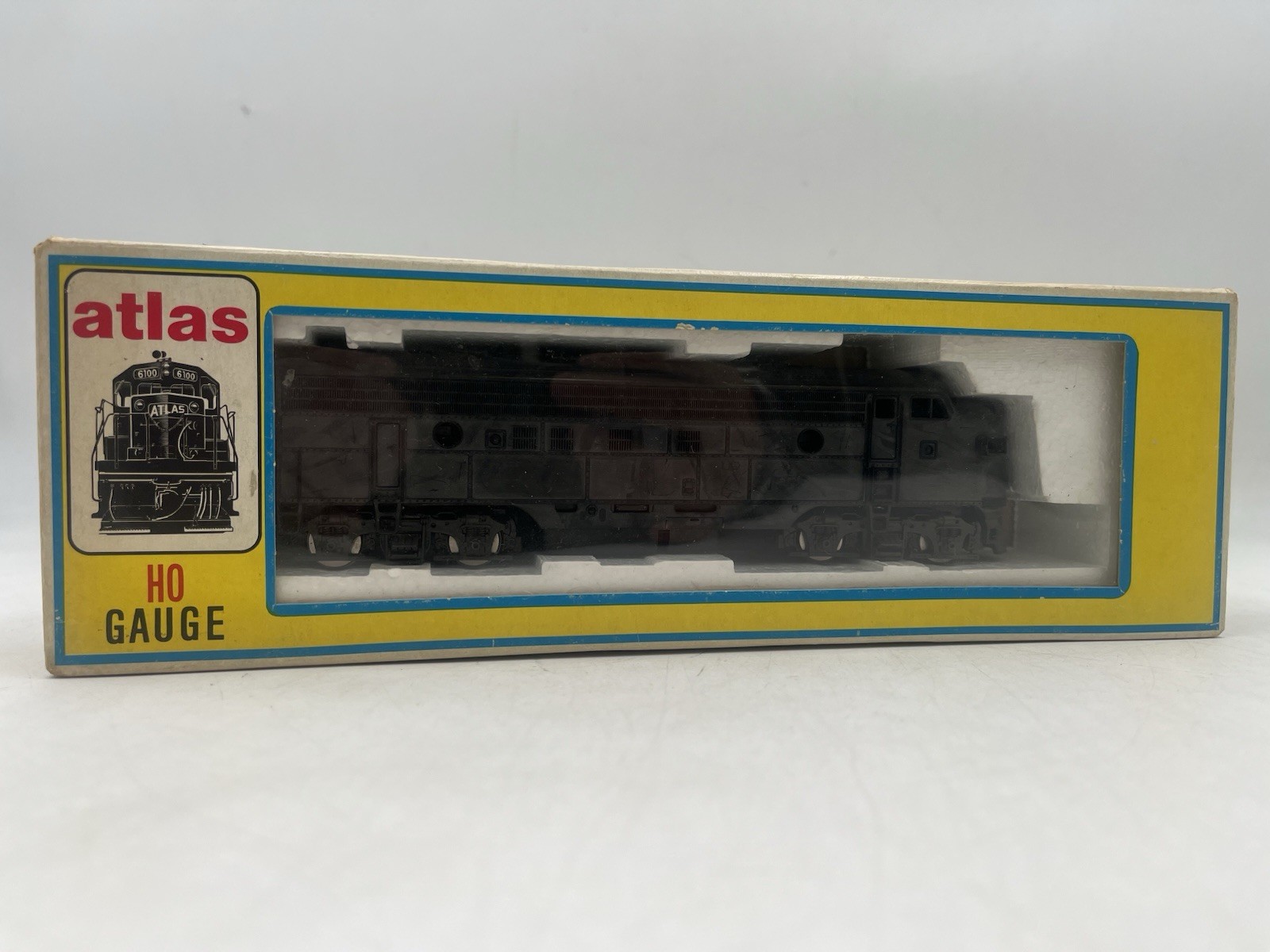 Ho Scale Atlas FP7 Diesel 7047 Penn Central Locomotive