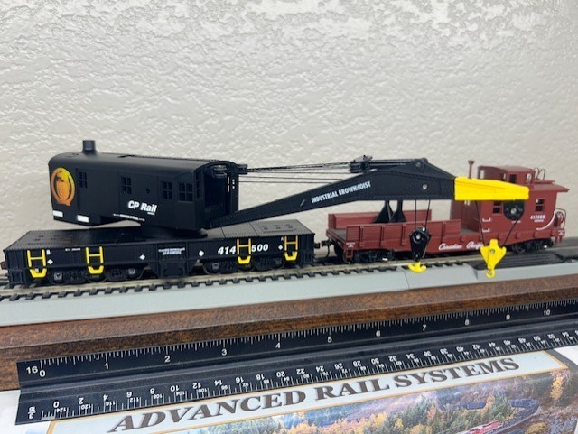 CP RAIL / CANADIAN PACIFIC 200 ton ROTATING HD WRECK CRANE w/TENDER HO SCALE NEW