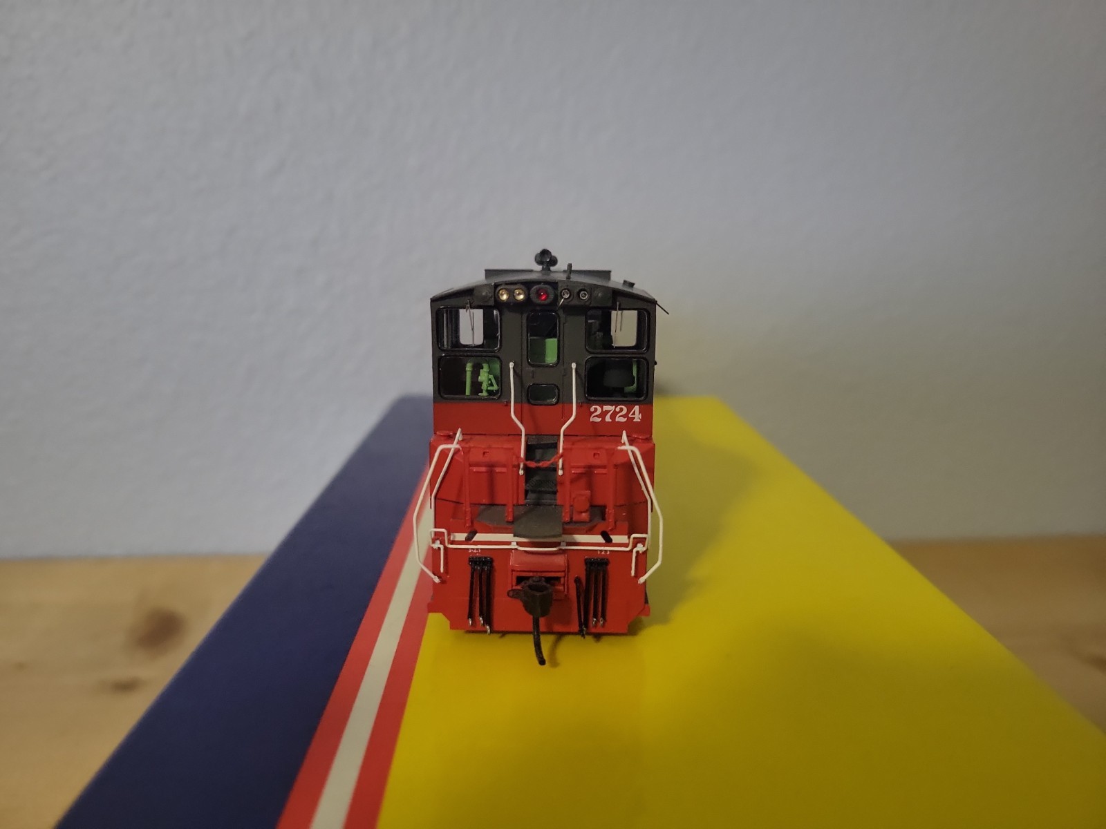 HO Scale Athearn Genesis Southern Pacific MP15AC #2724 DCC Ready