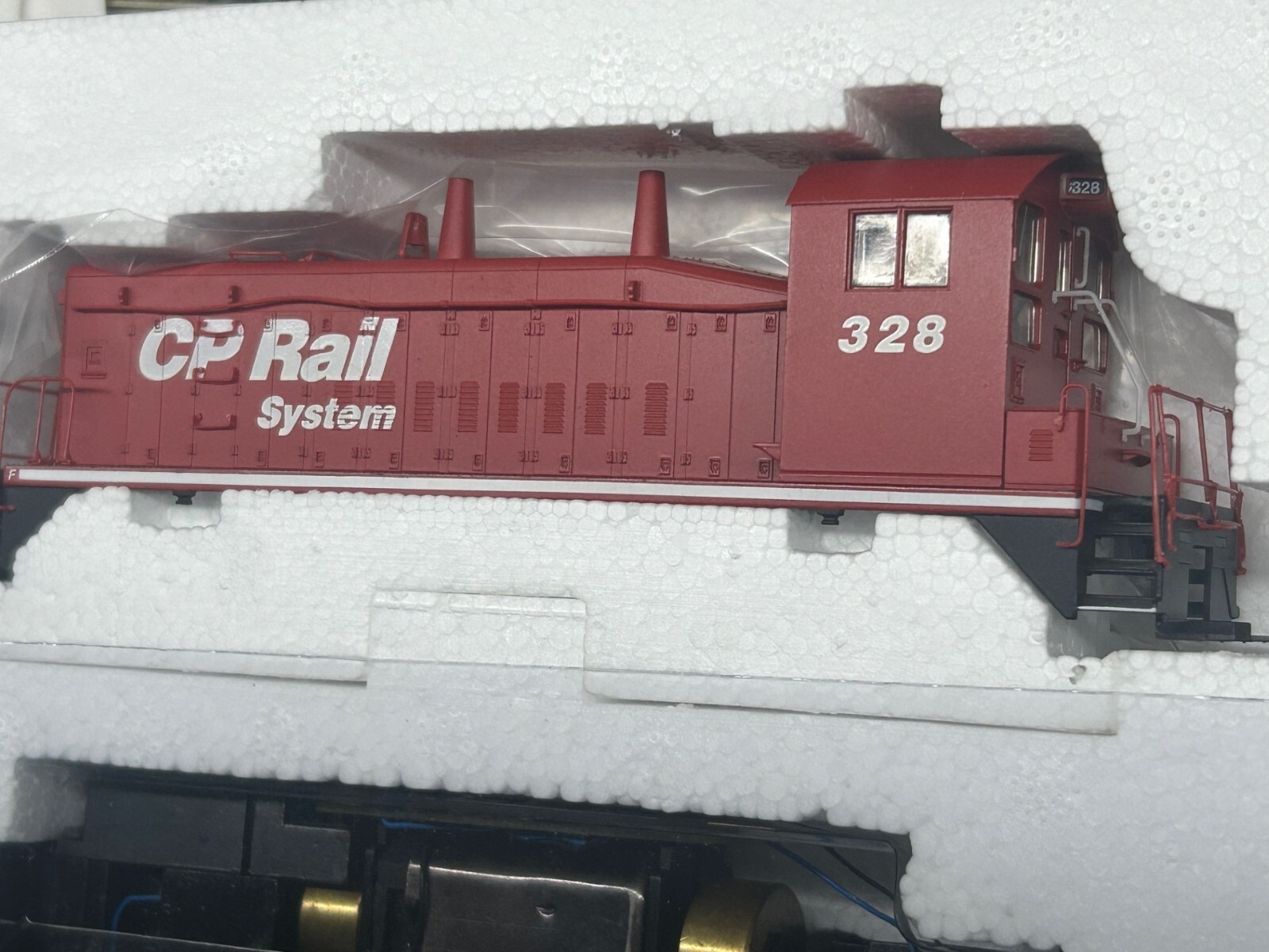 CANADIAN PACIFIC – CP RAIL SW9/1200 SWITCH LOCO – DC HO Scale “RED” NEW OOP RARE