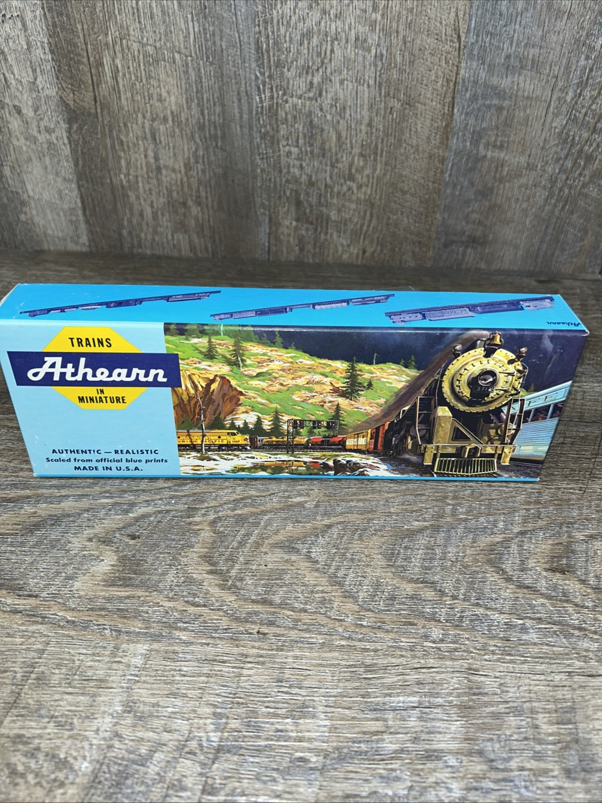 Athearn 3305 PA-1 Diesel Santa Fe – Dummy Train For Display Only