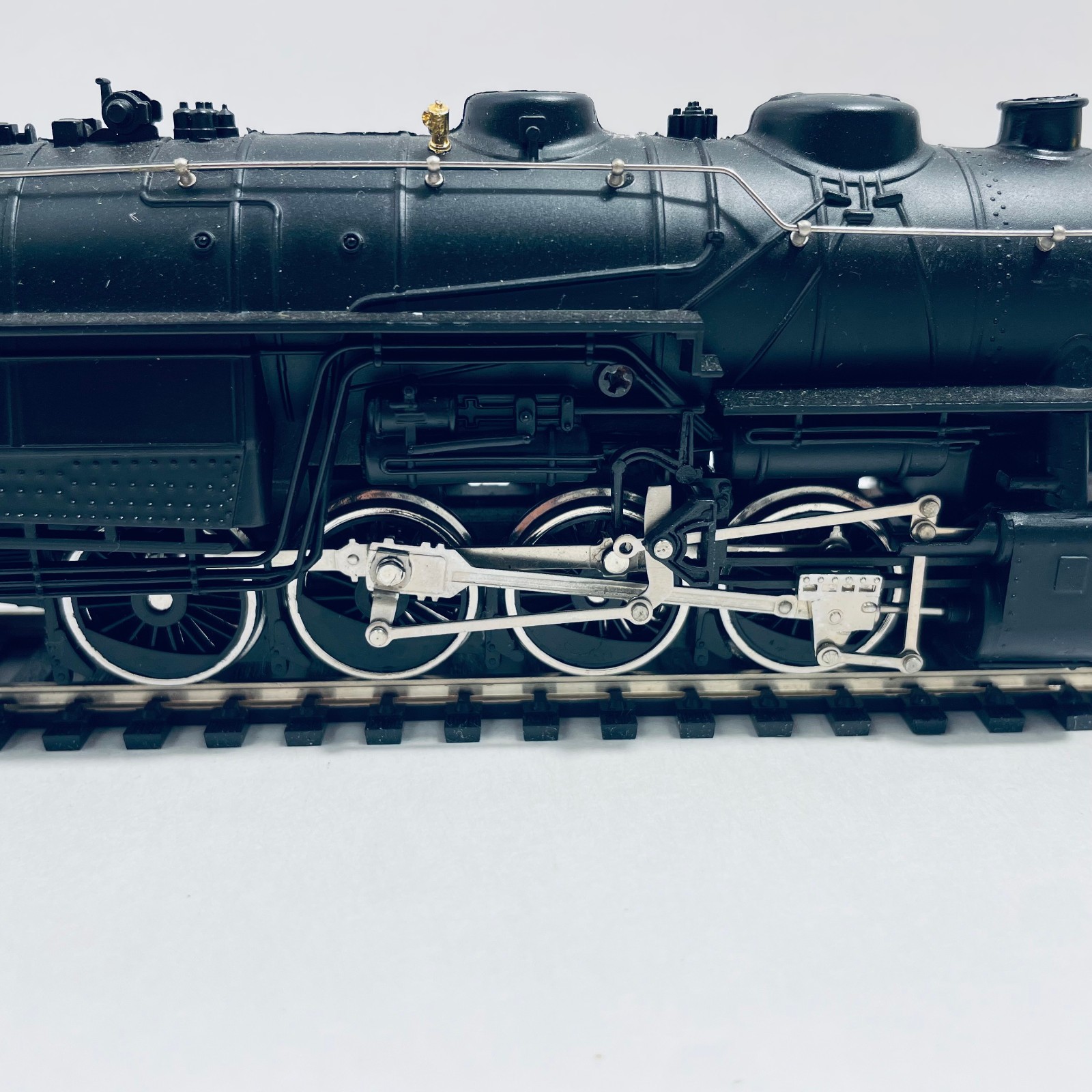 HO Scale Bachmann 2-8-0 Consolidation Steam Locomotive and Tender HOE-9
