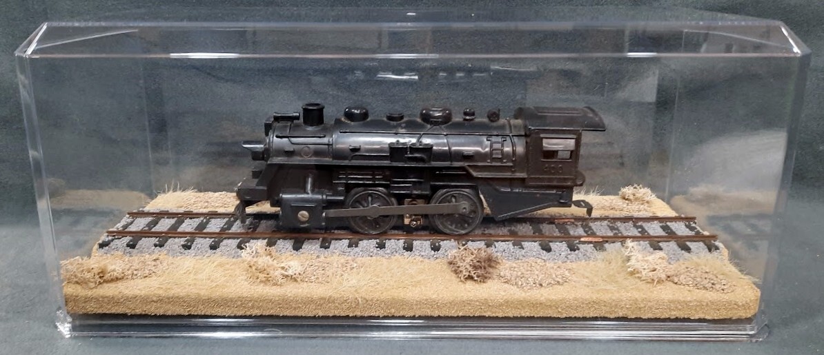 O SCALE – 16″ SINGLE TRACK -“DESERT SCENE”-DISPLAY CASE- FOR ANY O SCALE TRAINS