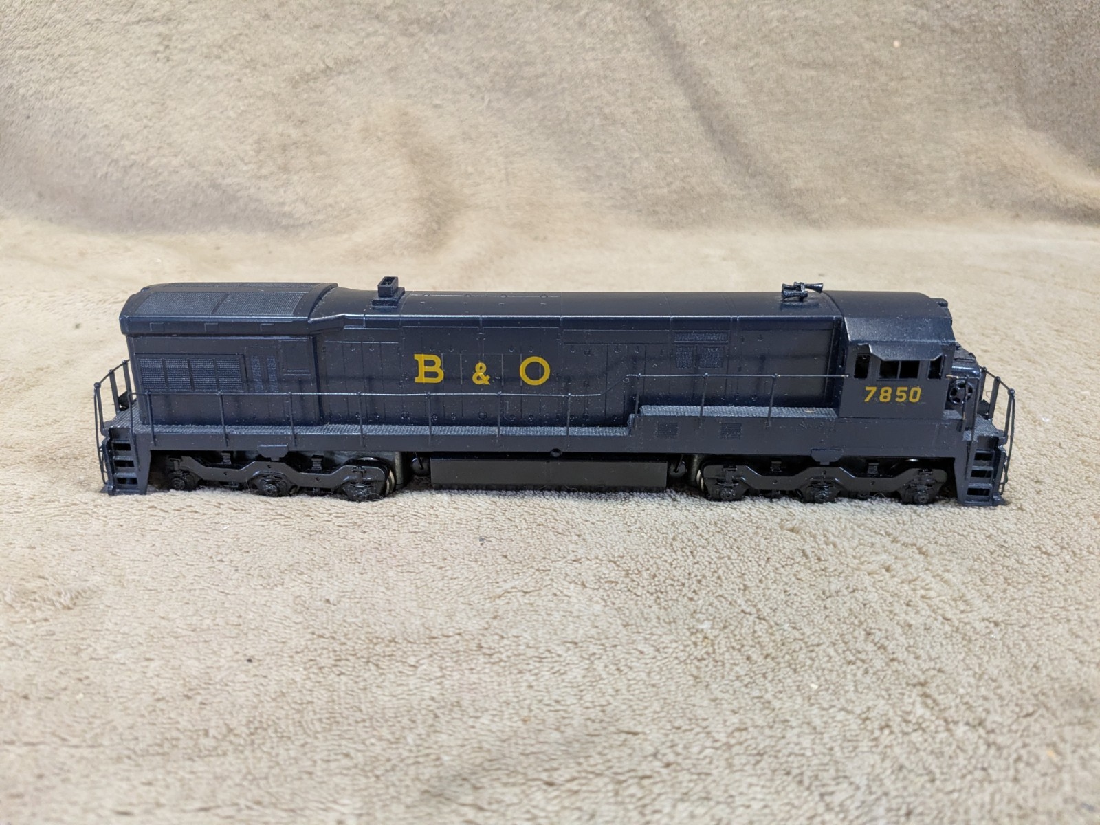 ALCO Models HO Brass D-137 G.E. U-33C Diesel Locomotive B & O 7850