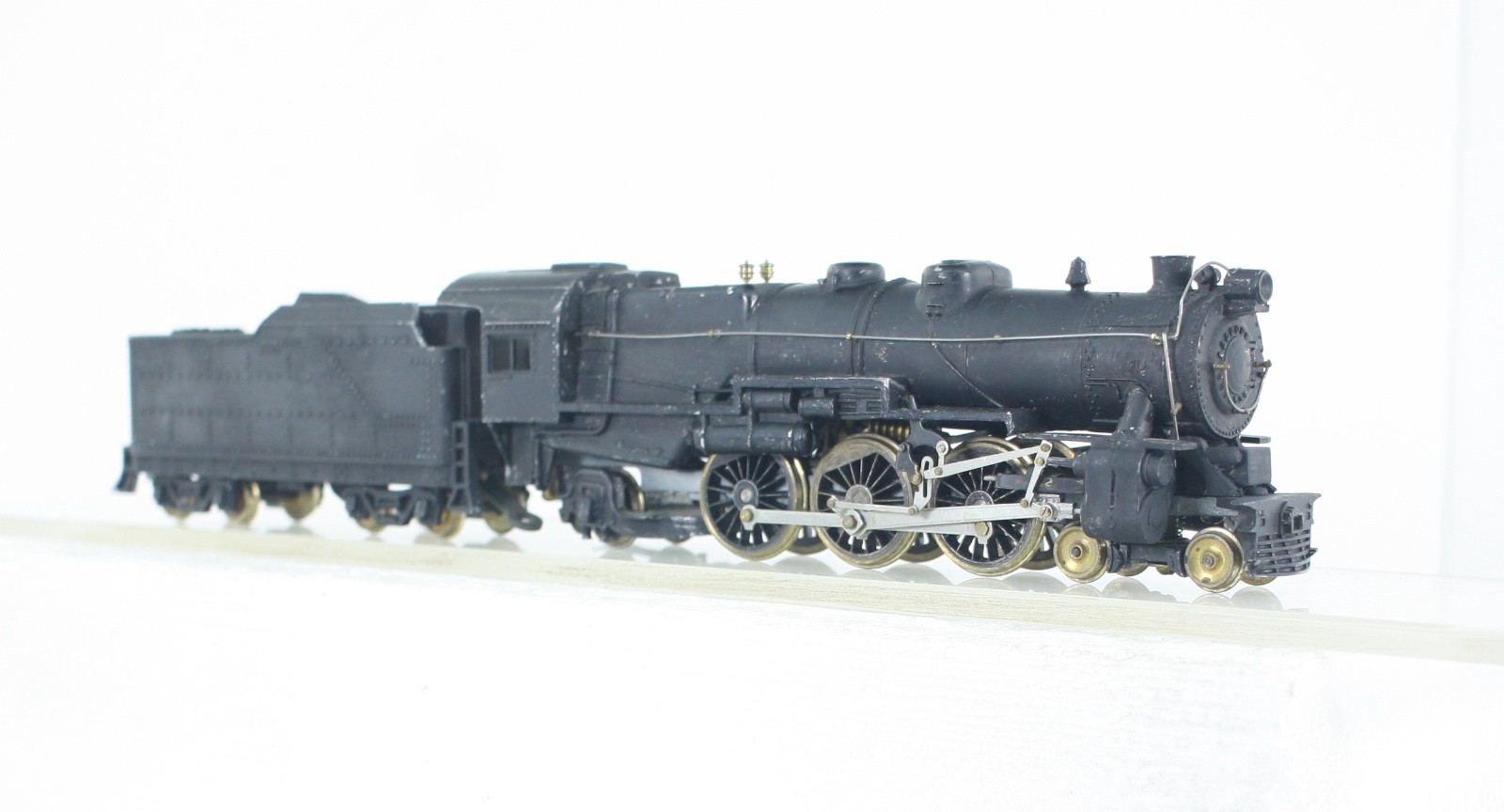 HO Scale Bowser / Penn Line Pennsylvania Railroad K-4 4-6-2 Locomotive & Tender
