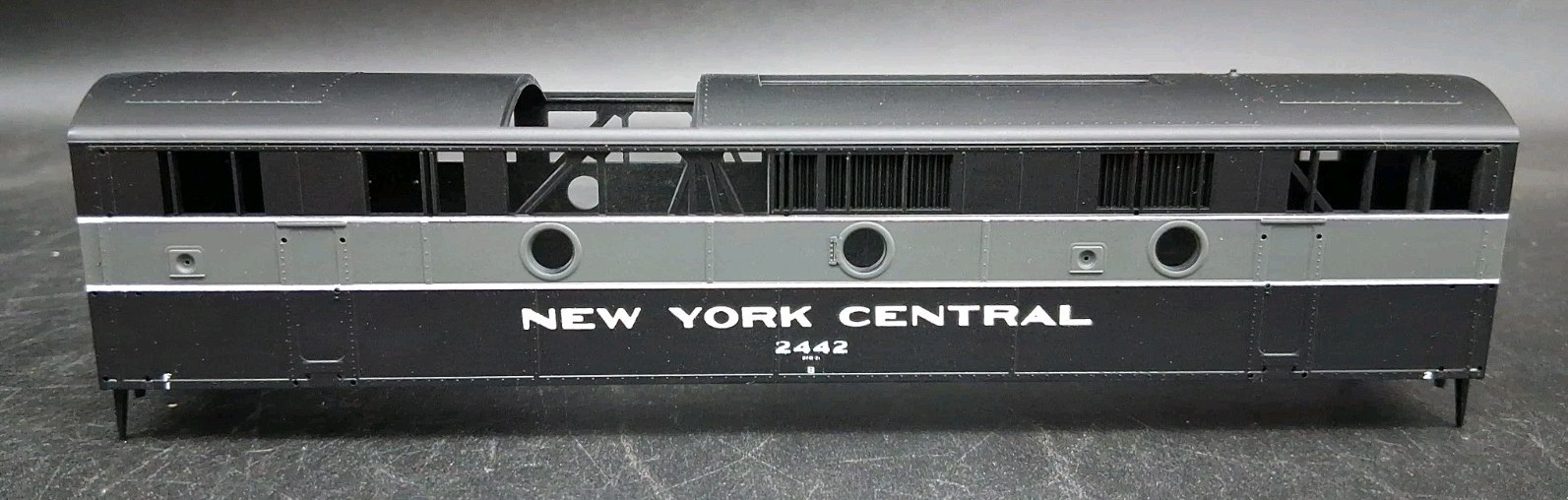 Intermountain Railway F-7B HO Gauge 44501-04 NYC Lightning Stripe Shell Kit 2442