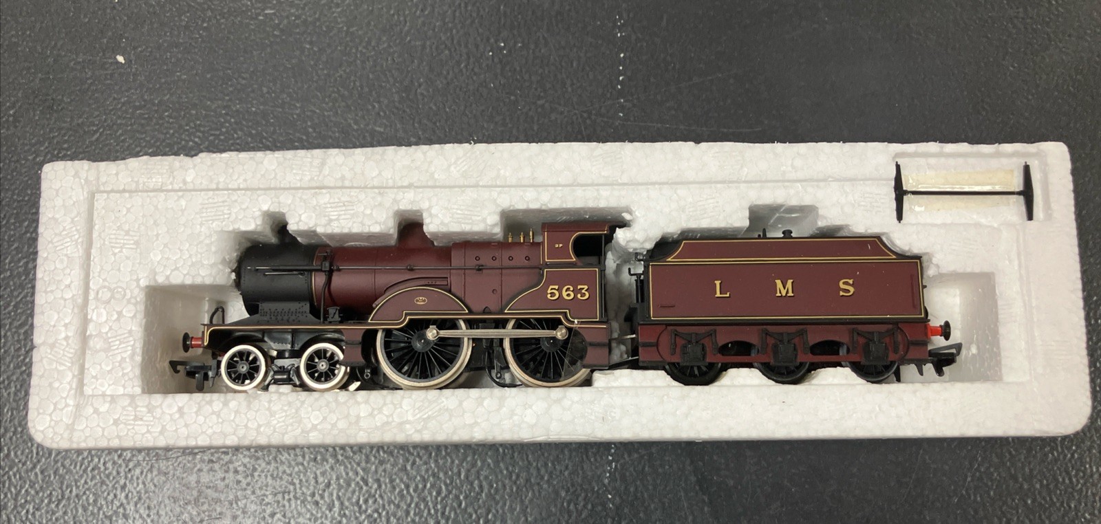 Oo Scale Dapol 2P Class 4-4-0 Light Passenger Locomotive