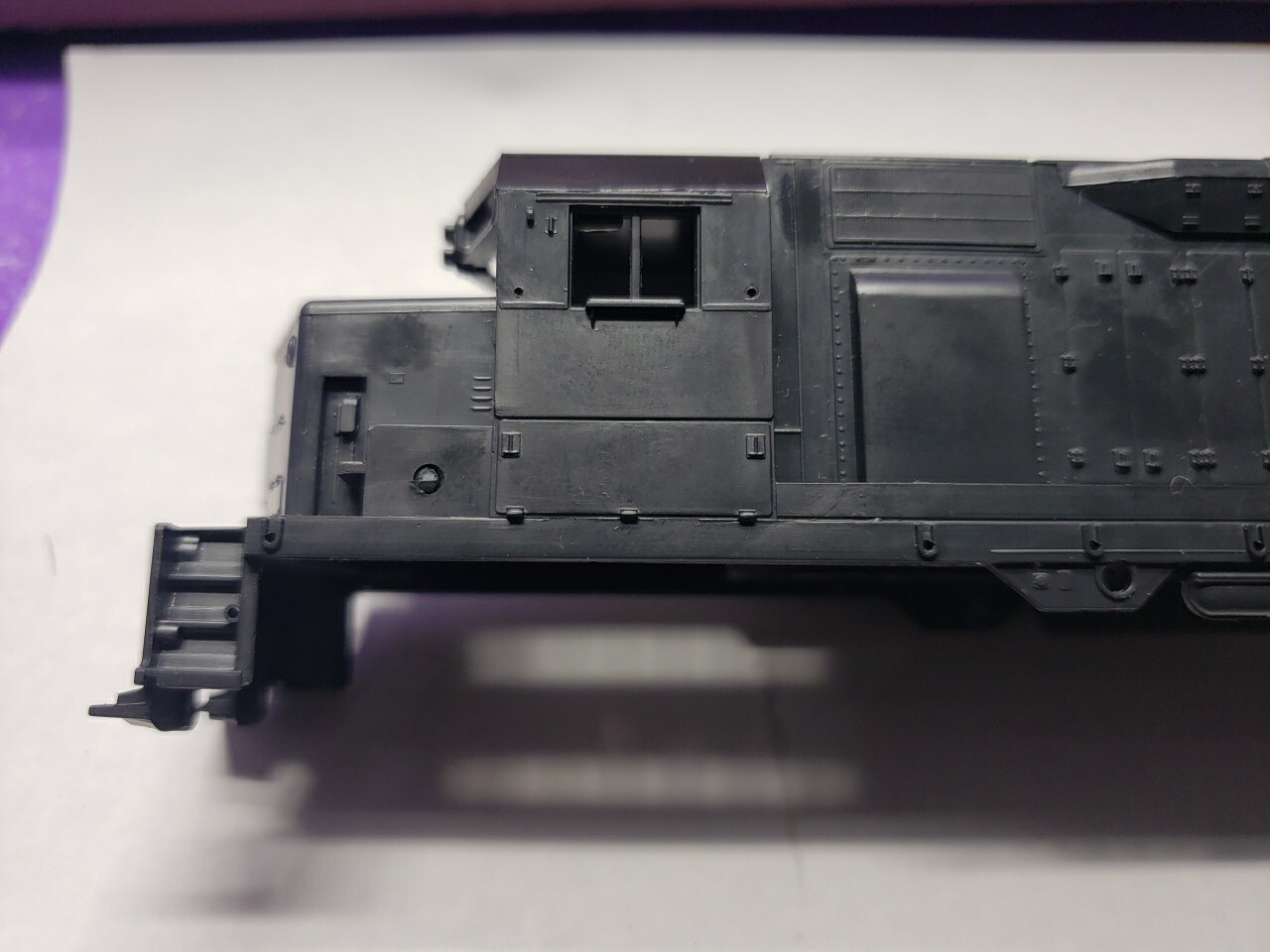 GP35 ATHEARN UNDECORATED SHELL ONLY Diesel LOCOMOTIVE Good condition