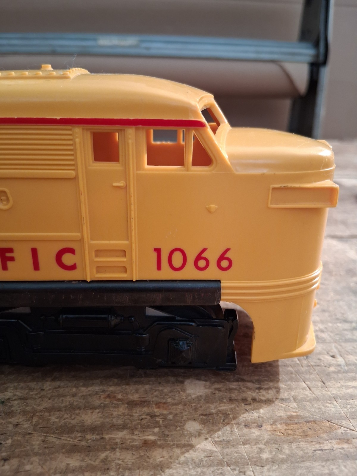 Lionel Postwar 1066 Union Pacific Yellow Alco Diesel Locomotive Plain Jane READ