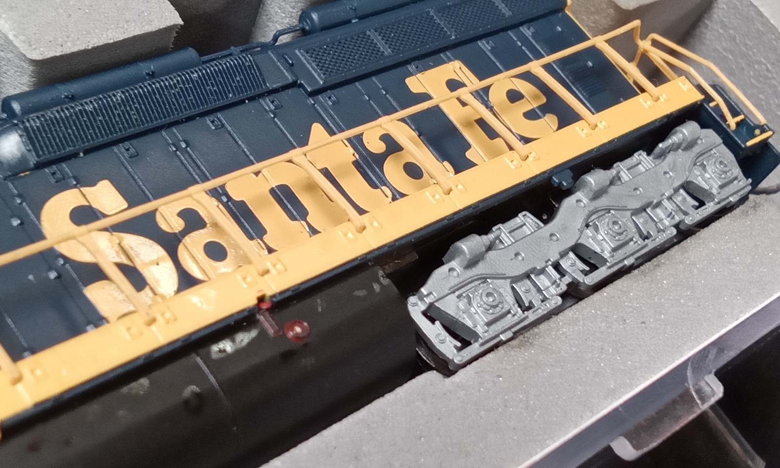 Atlas #54511 SD-26 Santa Fe #4630 Diesel Locomotive