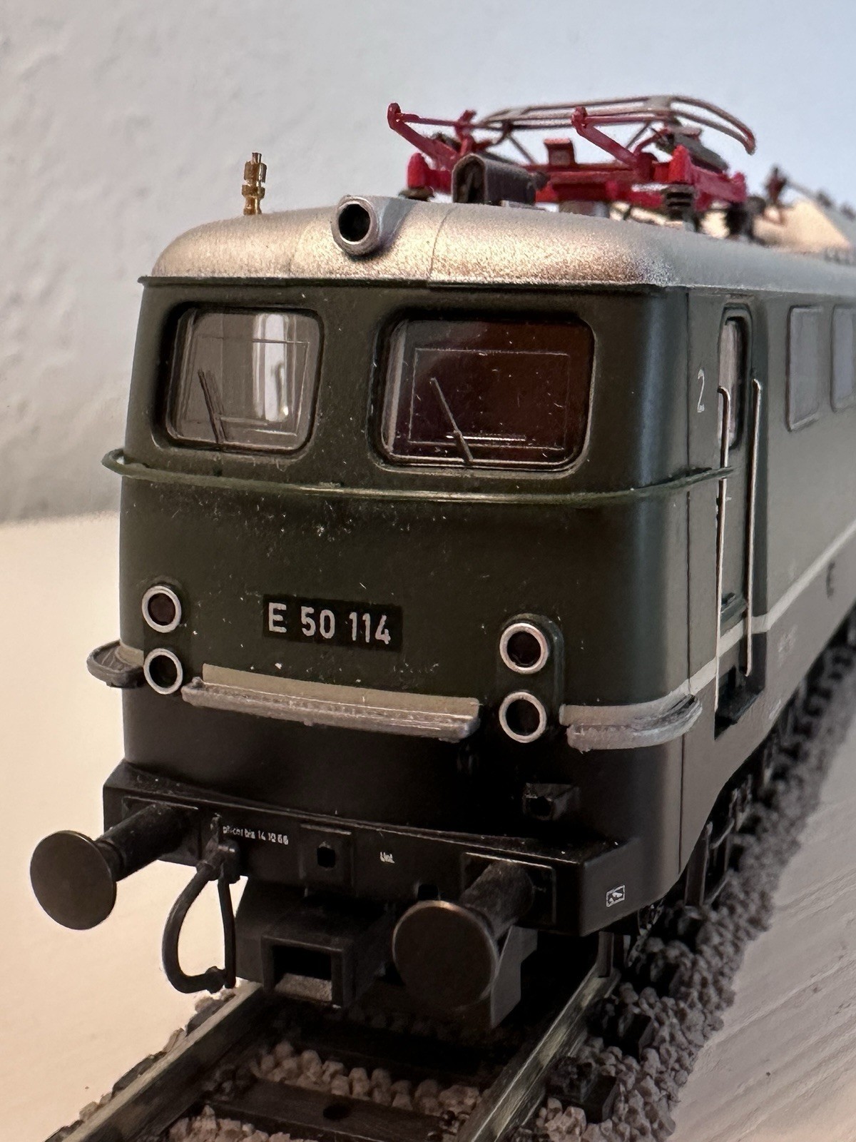 Roco HO 43584 electric locomotive of the DB class E 50 – very good /w box