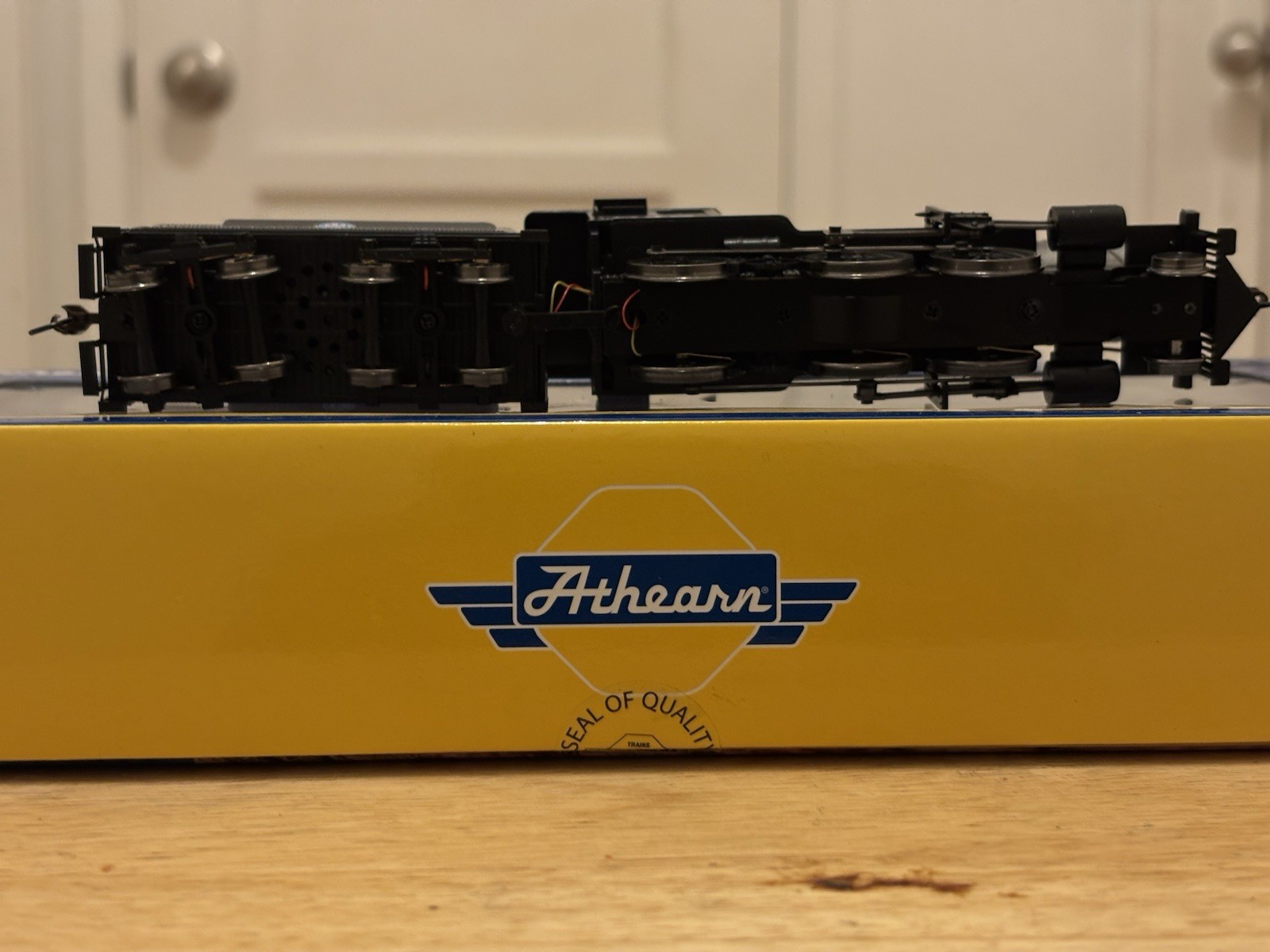 Athearn Ho Scale Rio Grande D&RGW 2-6-0 Steam Locomotive. Used 6 Or Less Times.