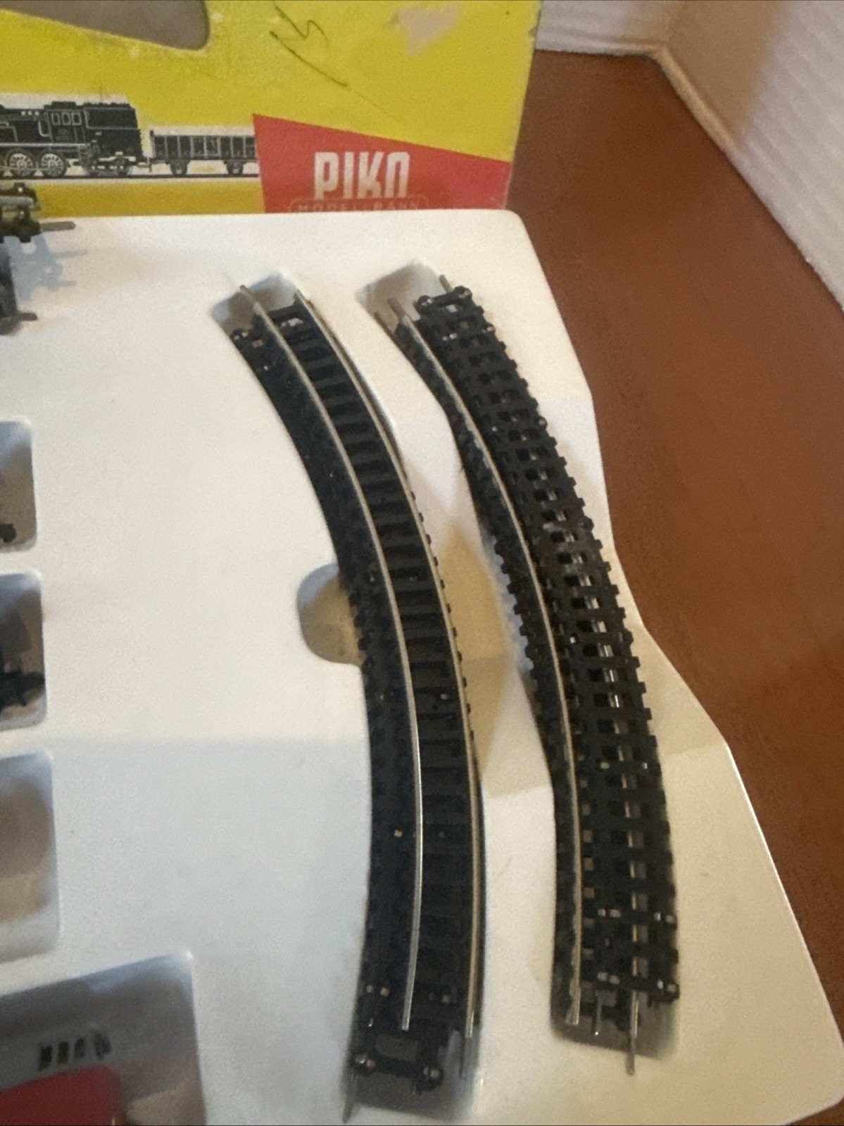VTG Piko Modellbahn Transit N Scale Train Locomotive set East Germany GDR