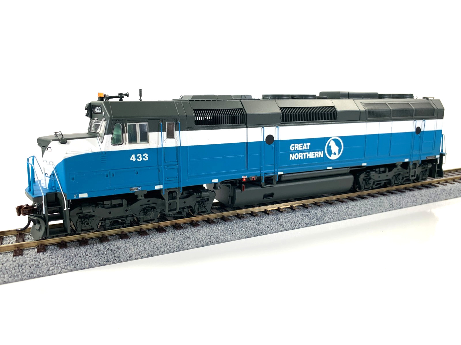 Athearn Genesis ATHG25262 Great Northern Big Sky F45 Diesel #433, HO scale
