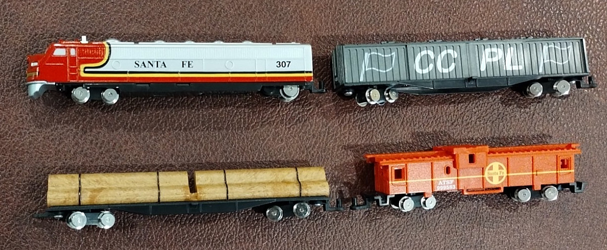 Tempo Diesel Hauler Battery Powered Locomotive Freight Caboose Car N Scale Train