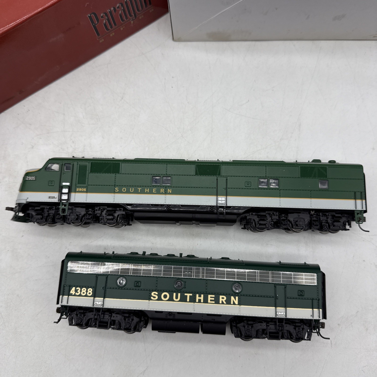 Broadway Limited HO Southern Railway Paragon DCC And Sound EMD E7A #2905 B Unit