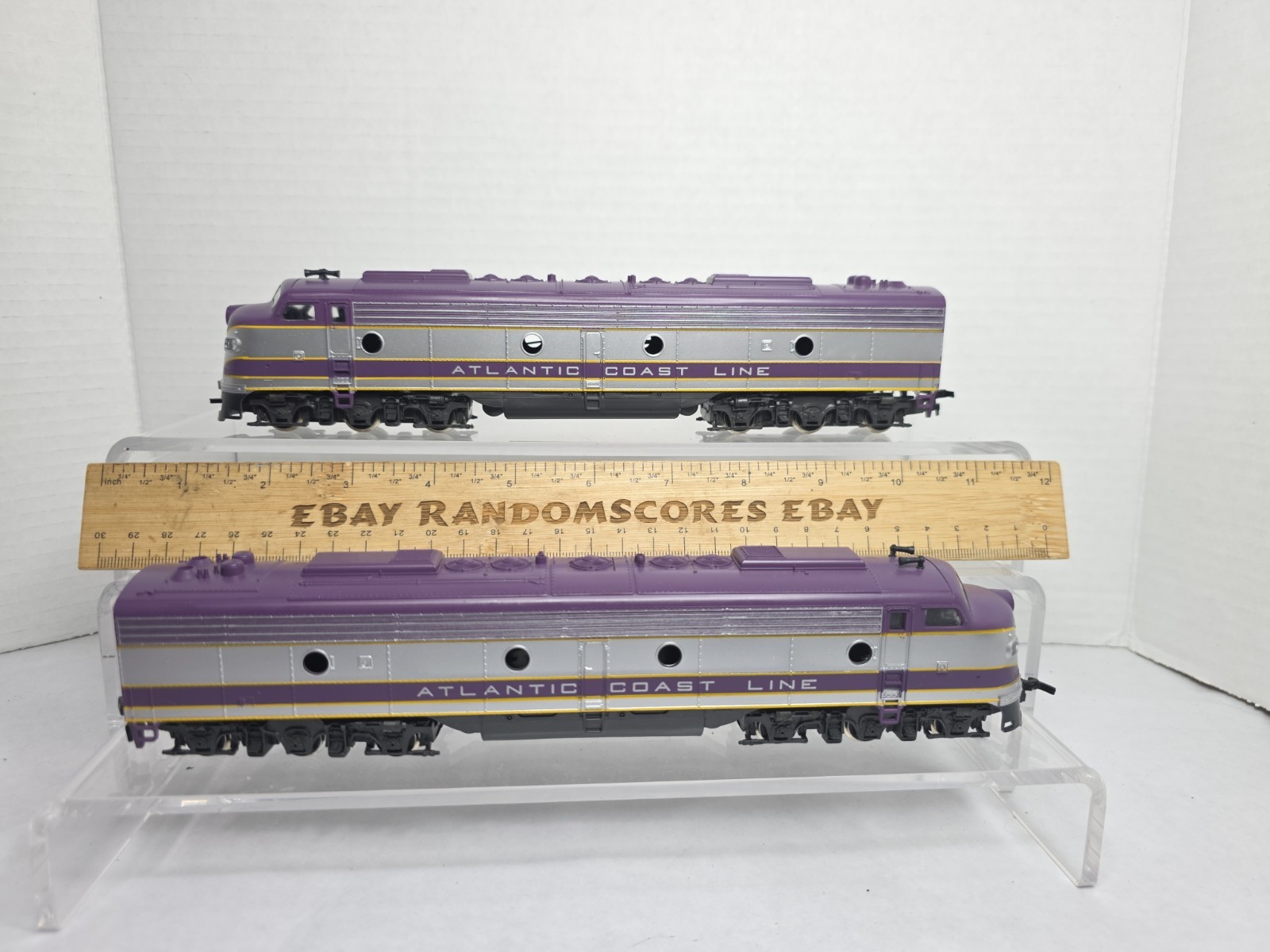 AHM/Mehano HO Scale ACL Atlantic Coast Line E8 Diesel Loco AA Power & Dummy Runs