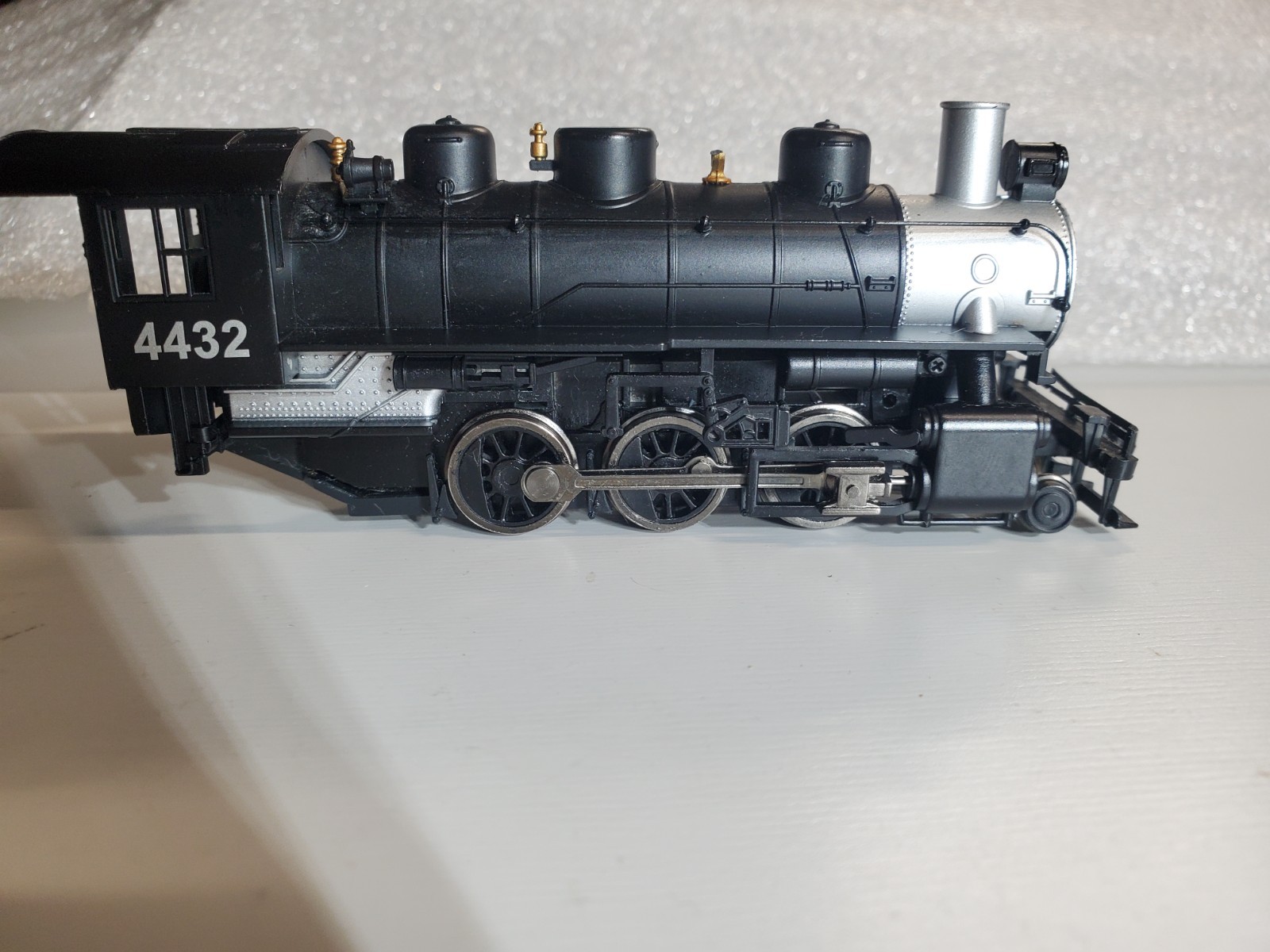 ho Bachmann #4432 2-6-0 Steam Locomotive – w/Light – Refurb – DC – Runs Good