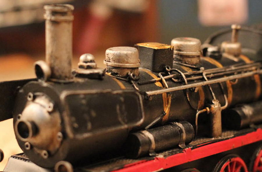 Hand Made Tin Metal HO Scale Model Railroad Trains Steam Locomotive Home Decorat