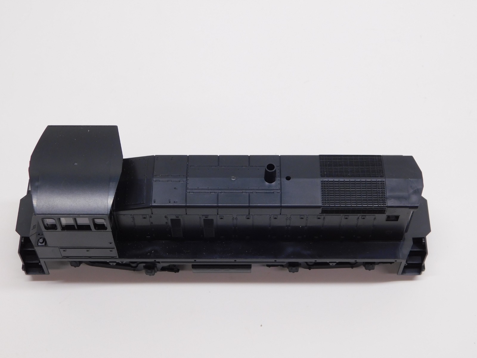 Athearn Blue Box Undecorated SW1500/SW1000 Diesel Locomotive-Unpowered Dummy C