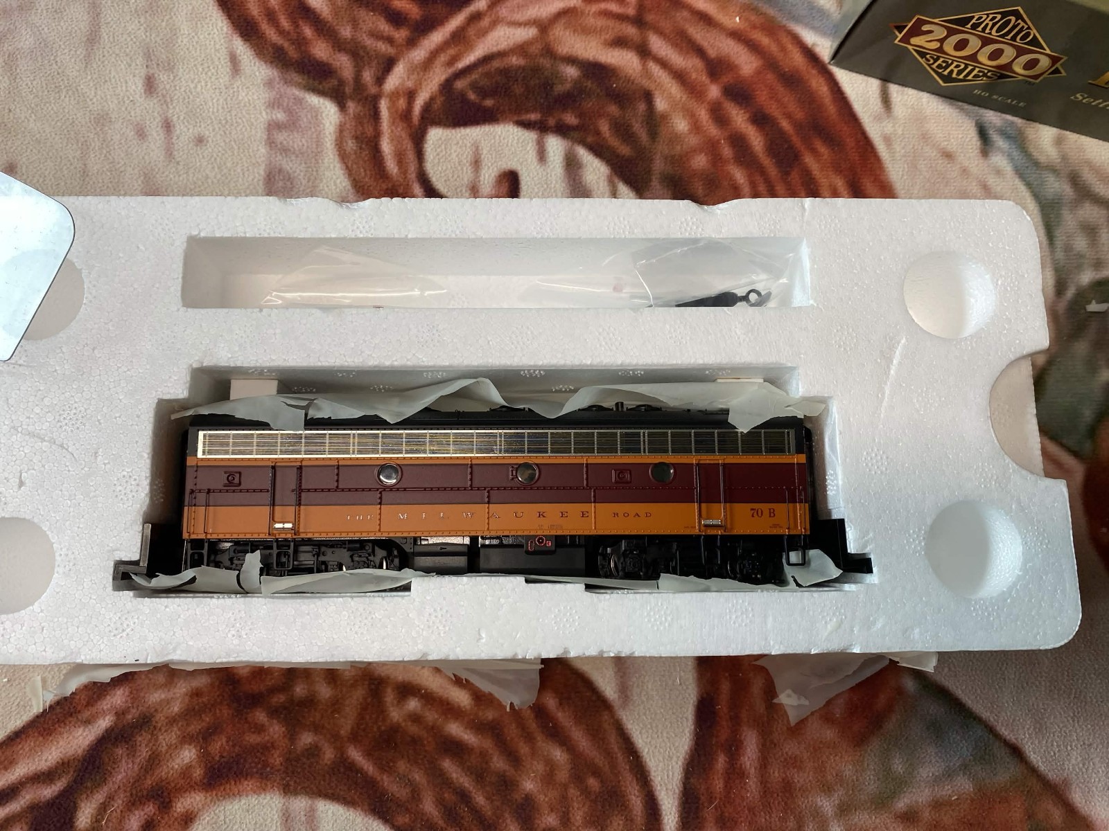 HO Walthers Proto 920-40591 Milwaukee Road F7A/B Hiawatha DCC