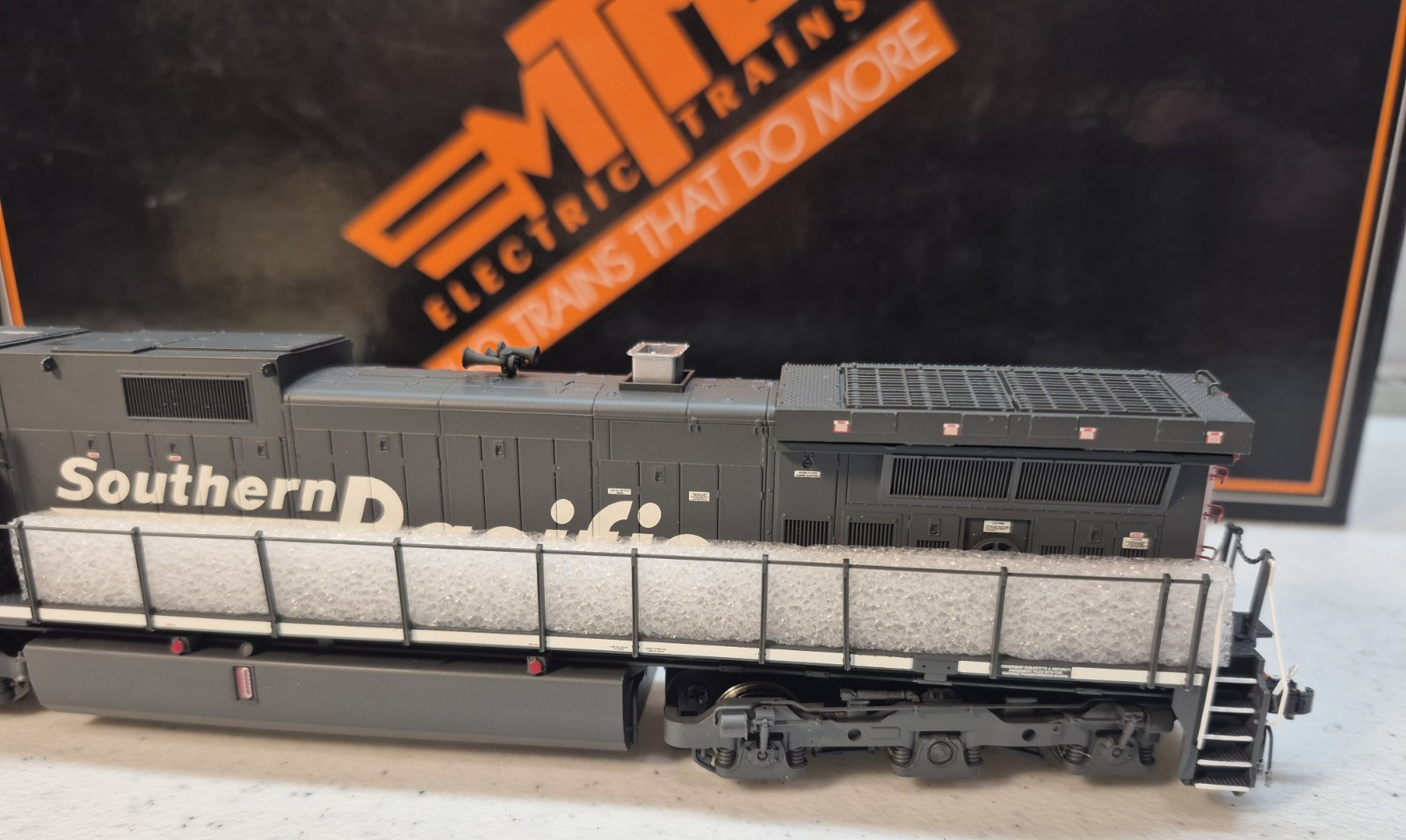 MTH HO Scale Southern Pacific Dash-9 Diesel 80-2305-1 W/ Protosound 3 LN Tested