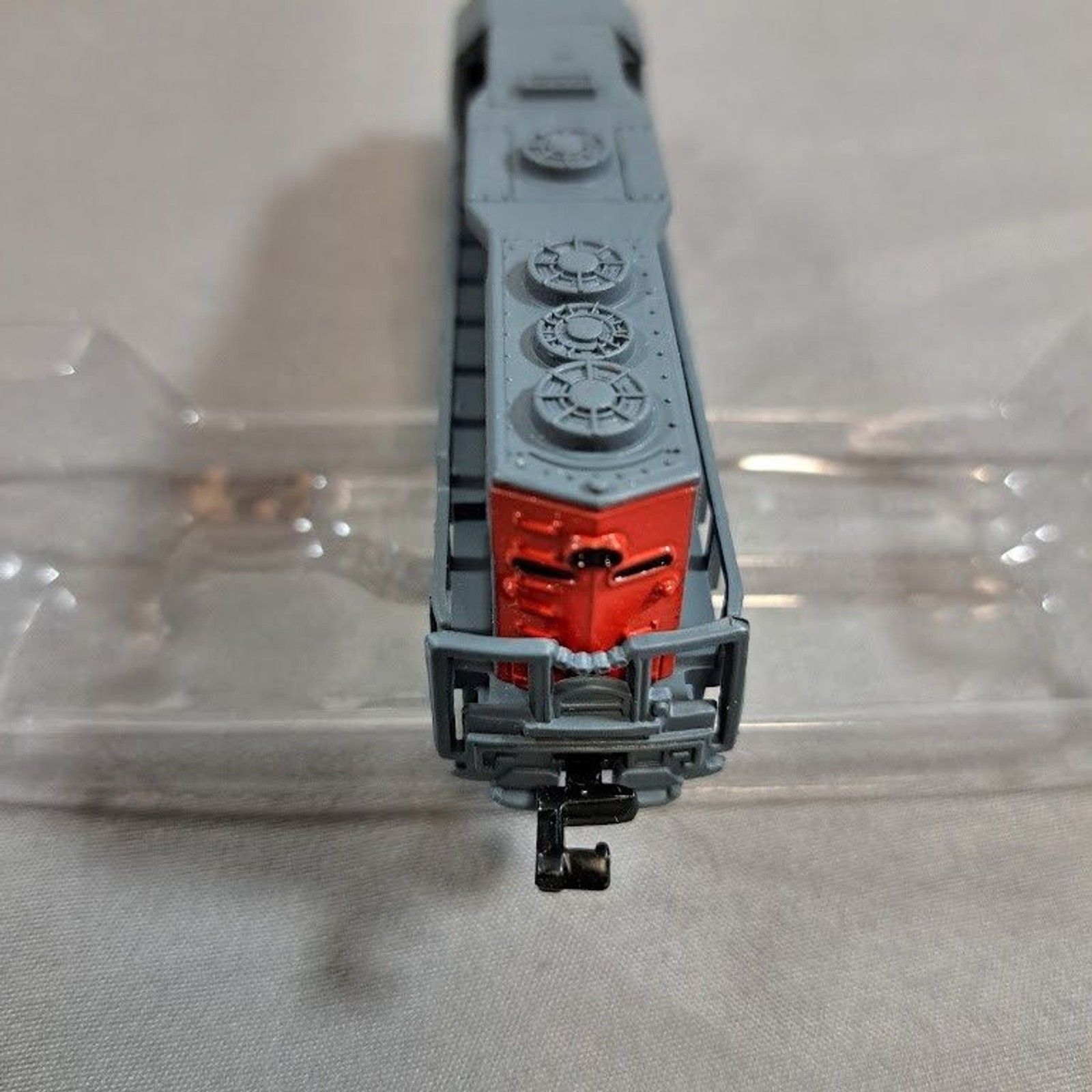 Southern Pacific Locomotive 9725 New Never Used Still in box 4″ N Scale