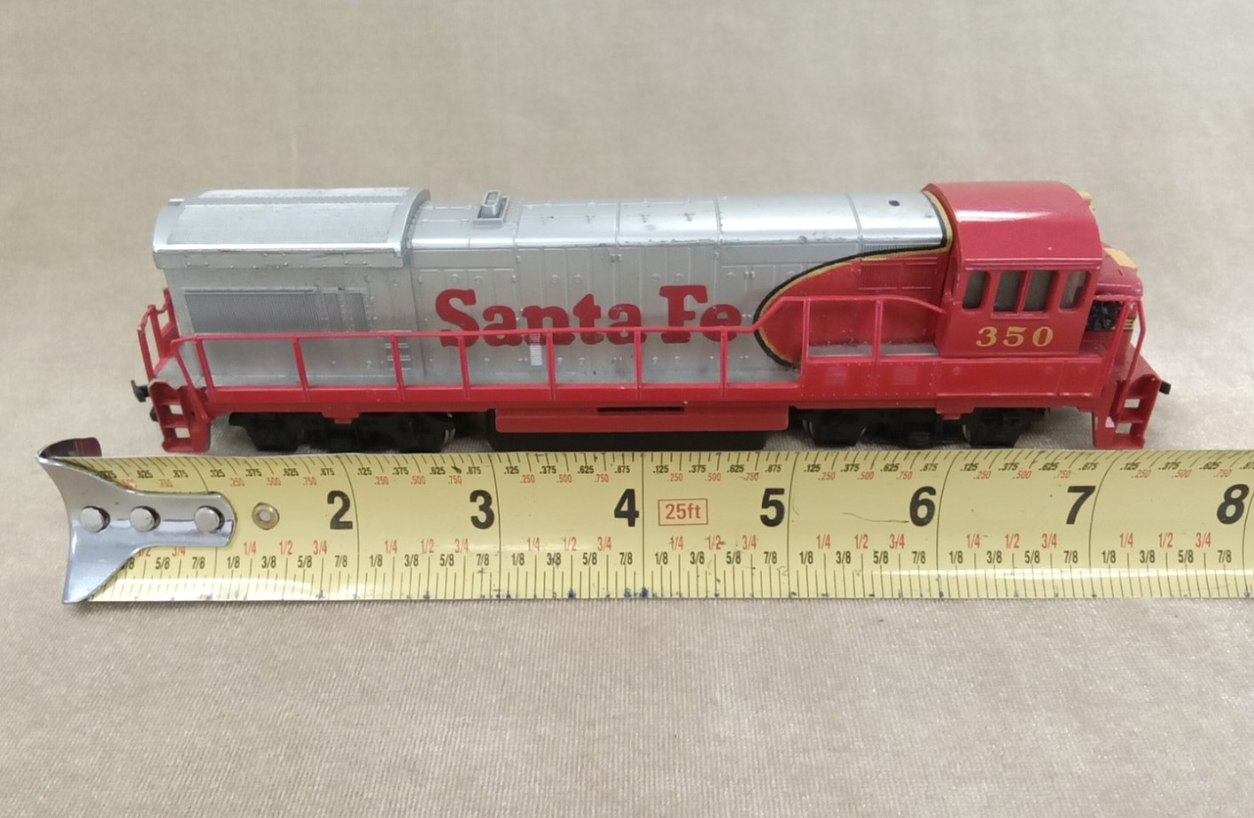 HO Gauge Bachman Santa Fe #350 Diesel Locomotive and Caboose Set * XXMR412E
