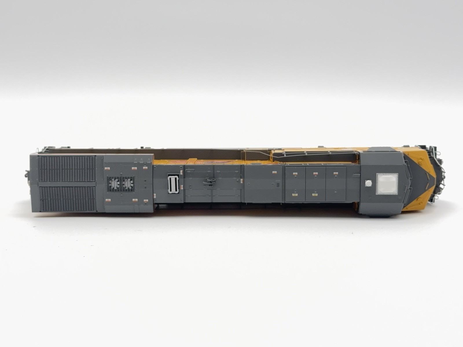 Genesis – HO – UP – EMD ES44AC Diesel Loco #5252 – Train G69711