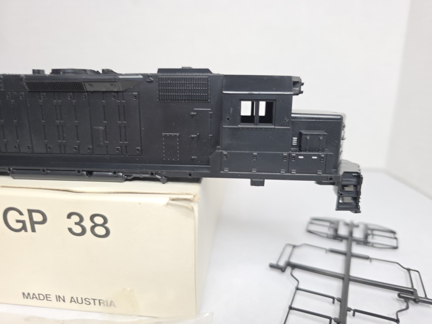 Shell Only* Atlas HO Scale GP38 Diesel Locomotive Undecorated LN Austria Roco(6)