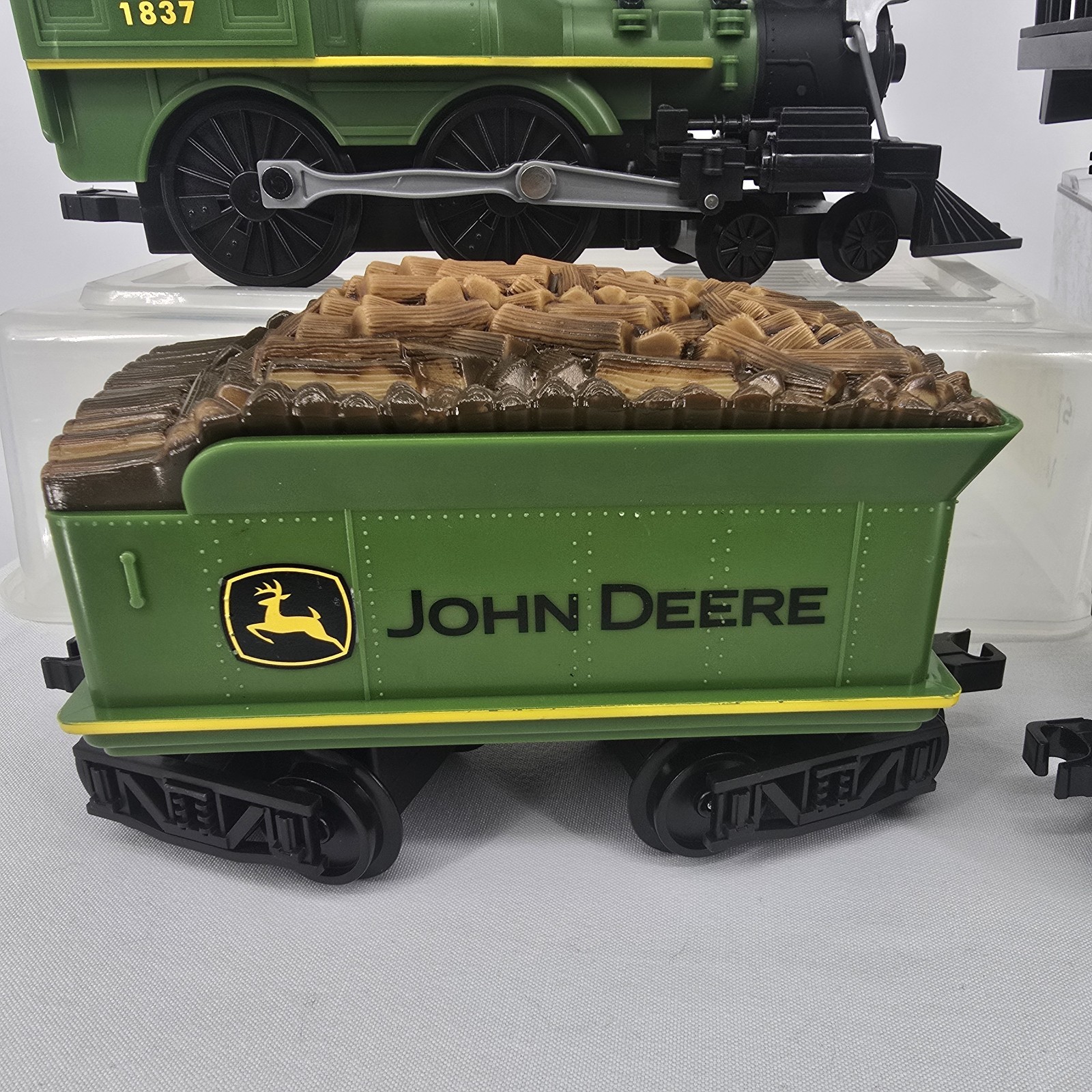 Lionel John Deere Battery Powered Ready-To-Play Train Set 2016 With Remote Track
