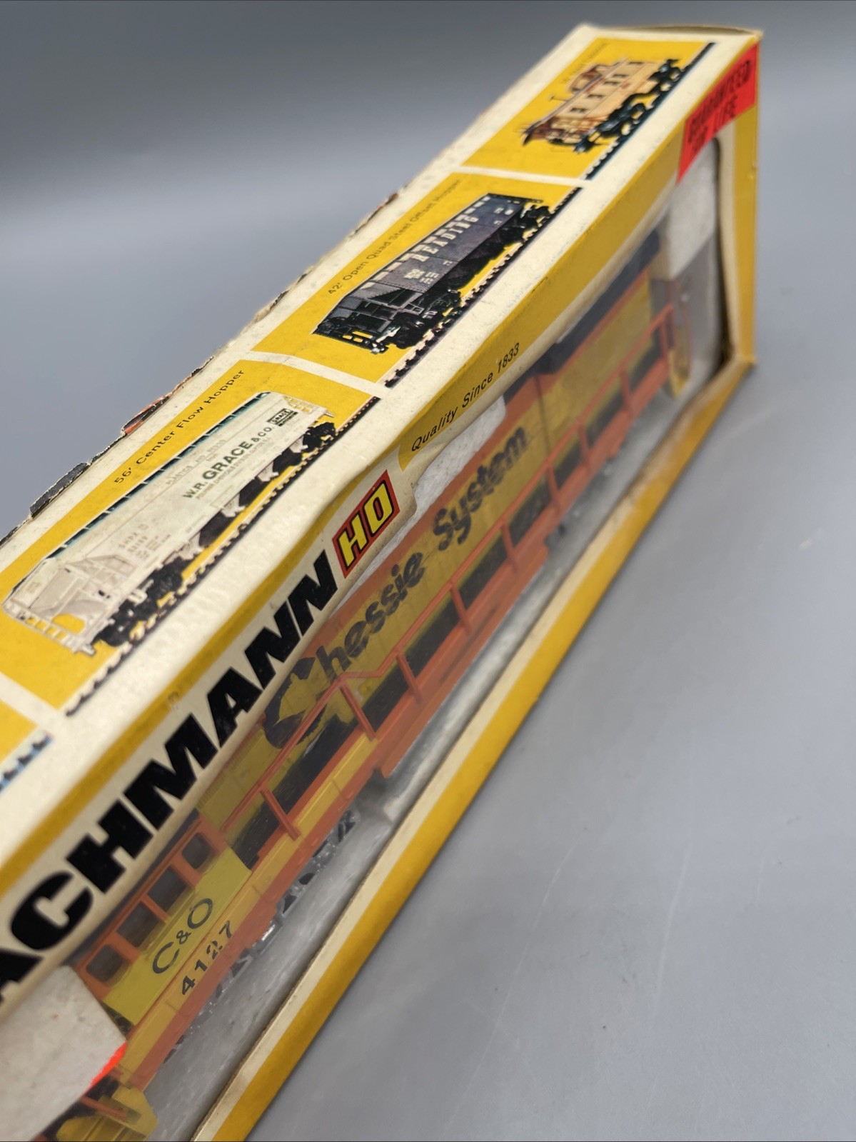 HO Scale Bachmann, GE U-36B Diesel Locomotive Chessie System, C&O #4127 Orange
