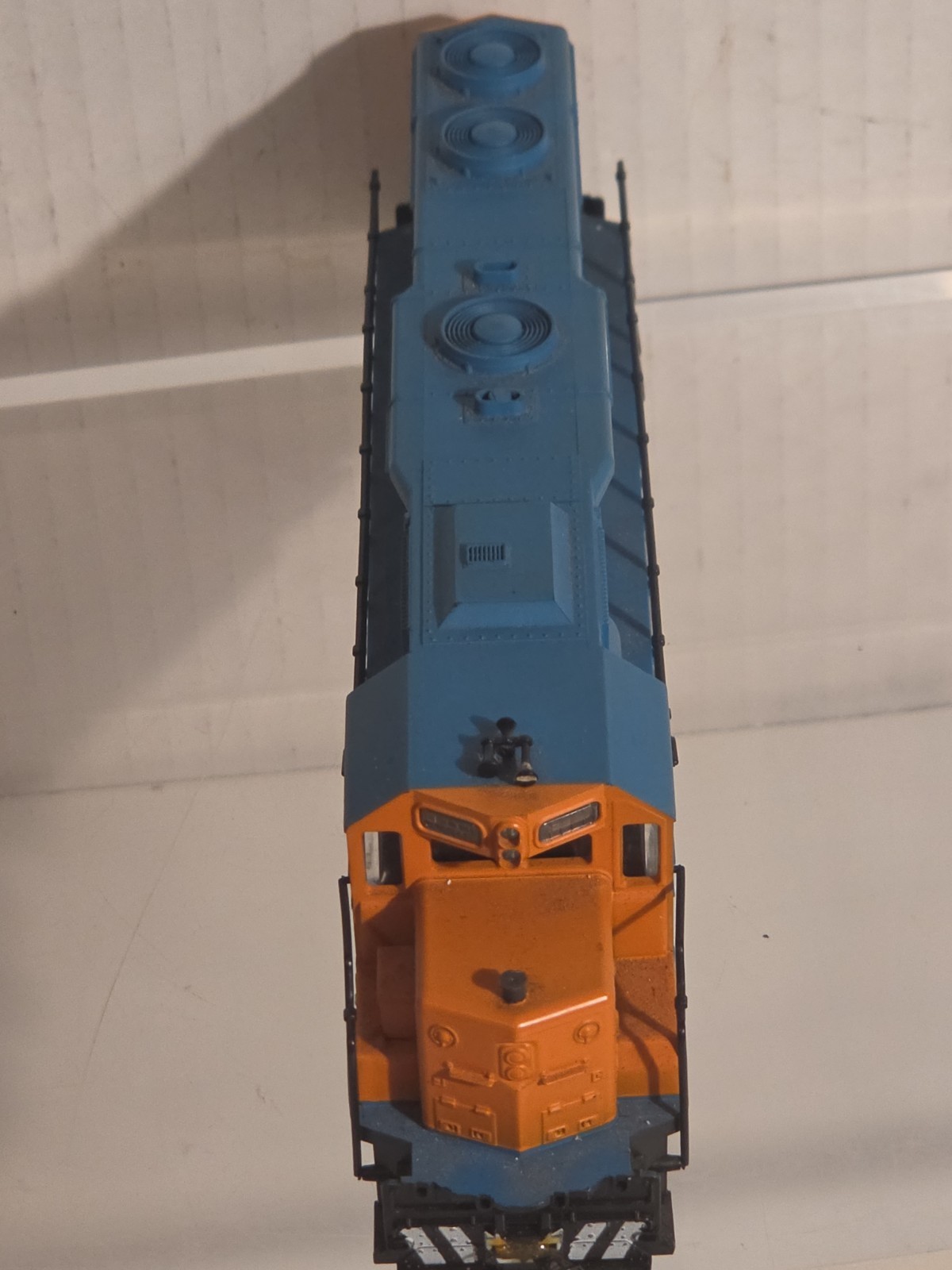 Grand Trunk Western Locomotive #5806 With 4 Cars