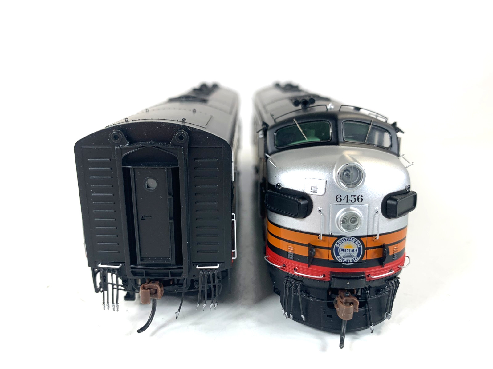 Athearn Genesis HO G22837 Southern Pacific FP7AB Passenger Diesels – DCC/ Sound