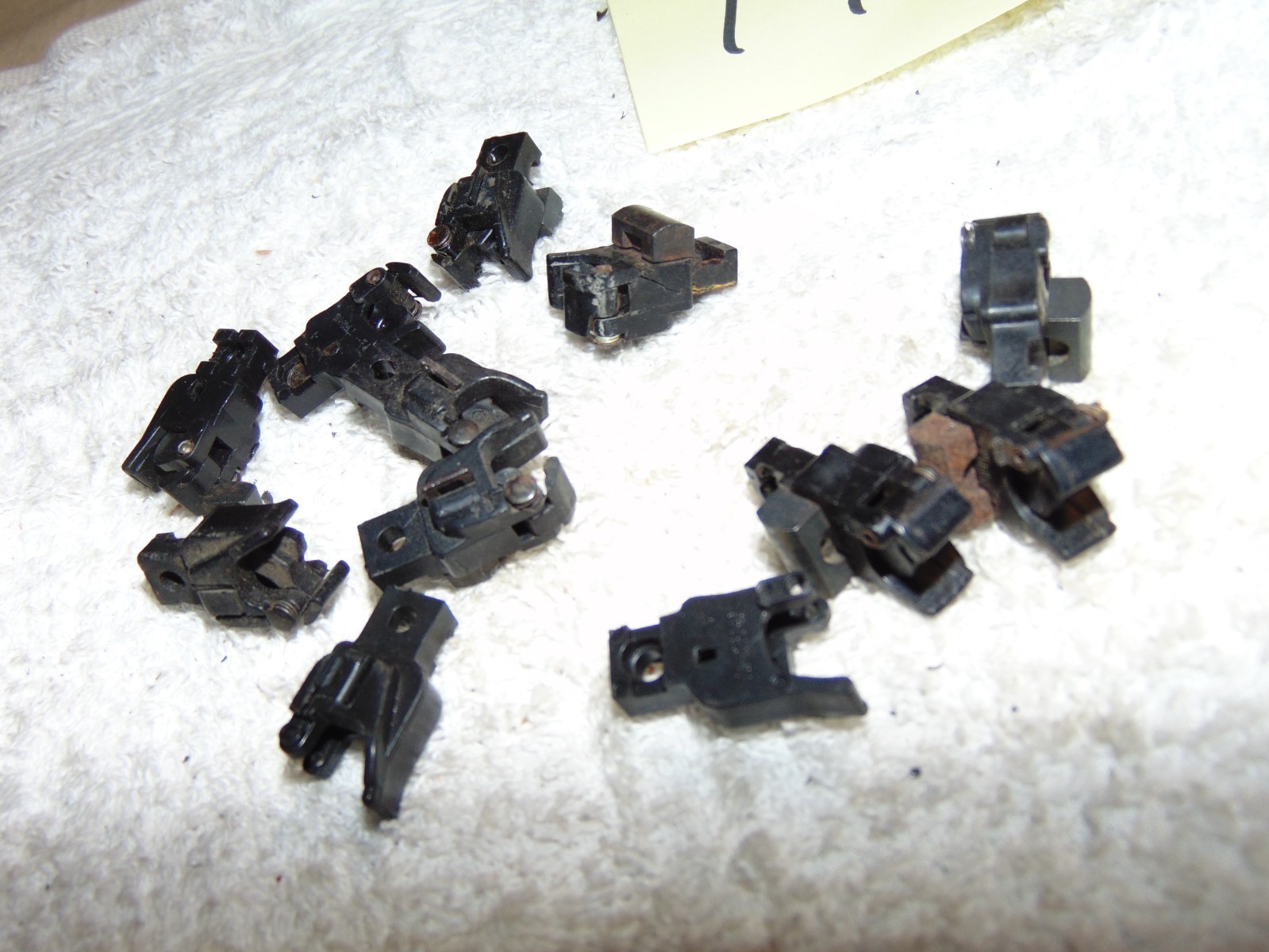 FLYER S 12 NON OPERATING KNUCKLE COUPLERS – NOT COMPLETE – PARTS & PIECES #195