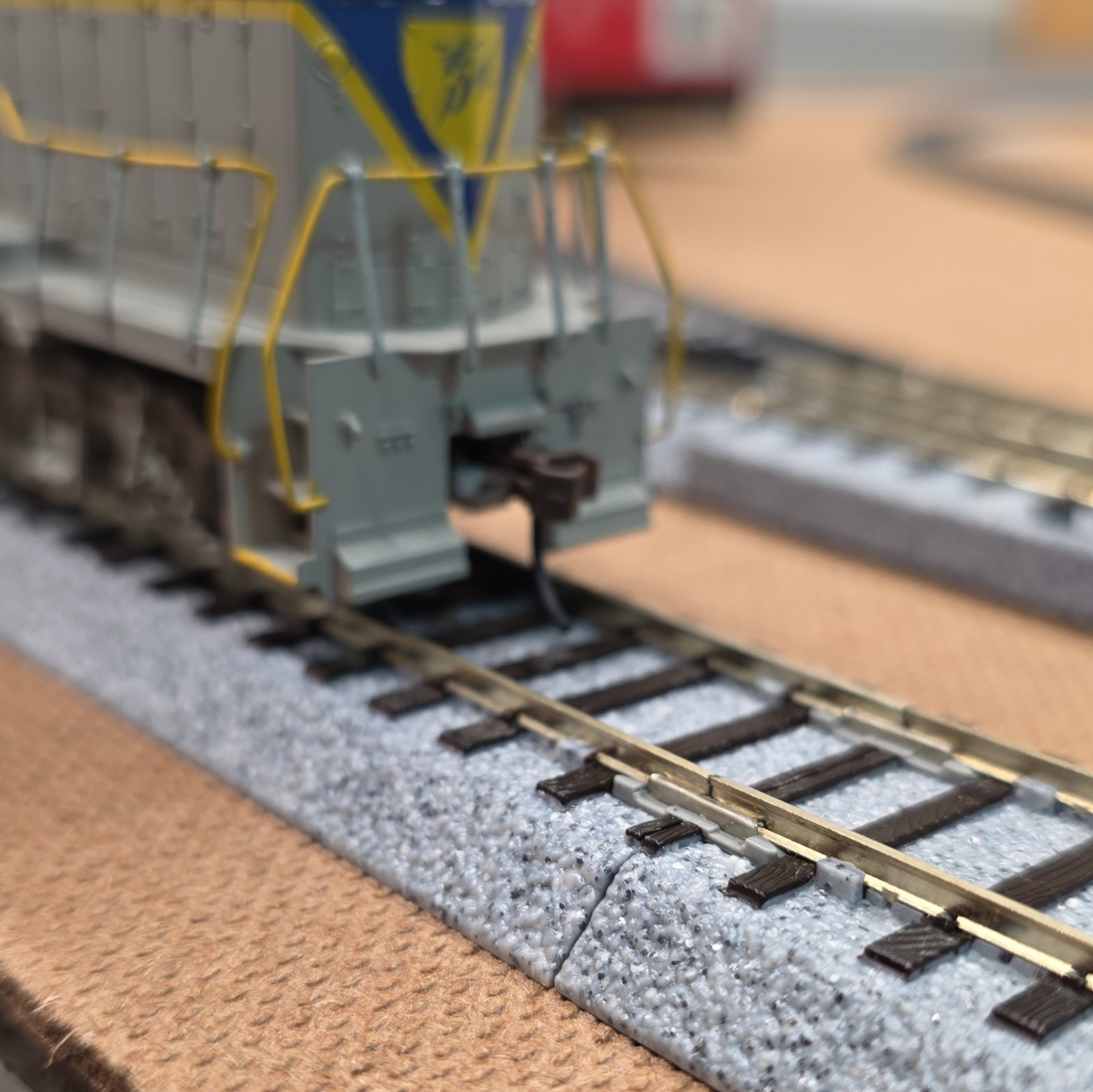 Athearn HO EMD GP38-2 Delaware & Hudson #7308 Diesel Locomotive DC Analog 04647