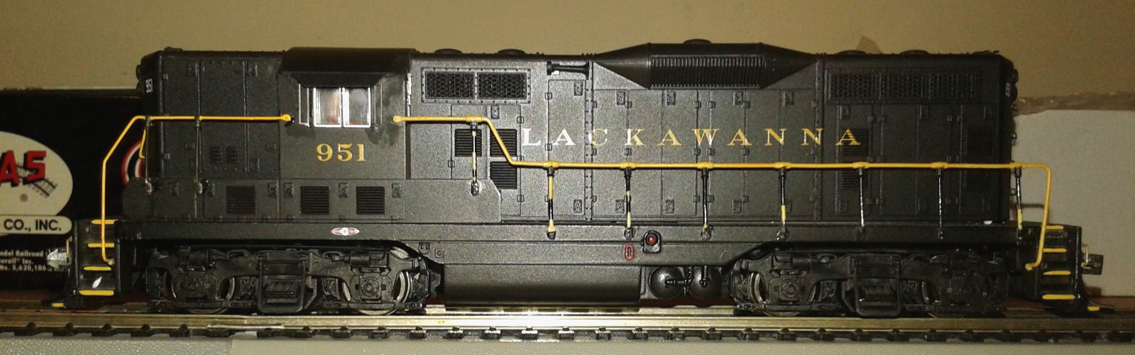 HO SCALE ATLAS CLASSIC EMD GP7 LACKWANNA DL&W #951 8432 DCC & SOUND