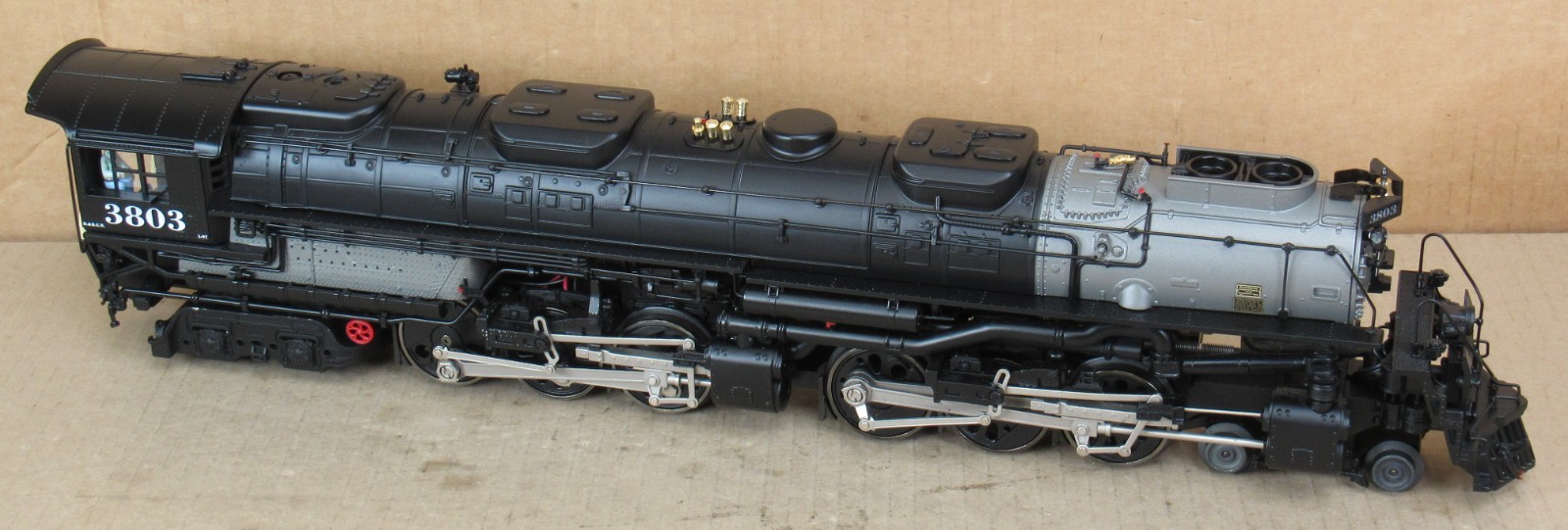 Lionel 38009 Rio Grande 4-6-6-4 “Challenger” Steam Engine w/TMCC/RS O-Gauge LNIB