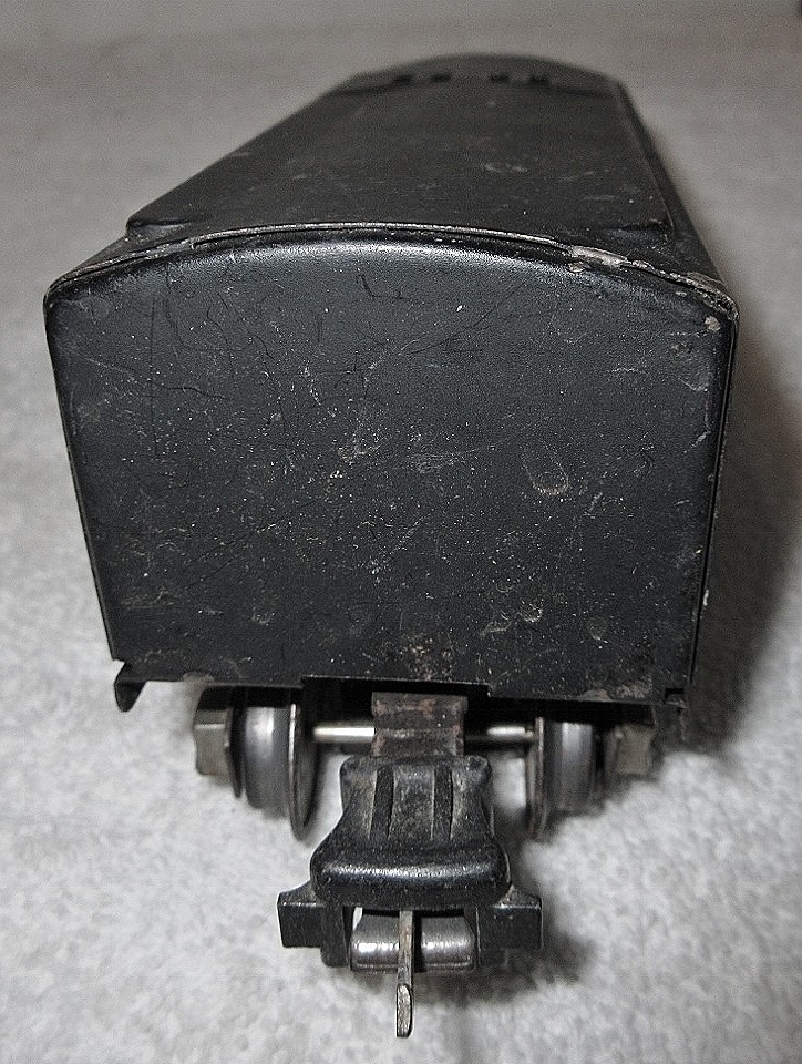 lIONEL #2689T PRE WAR LIONEL LINES TENDER,(BLACK)