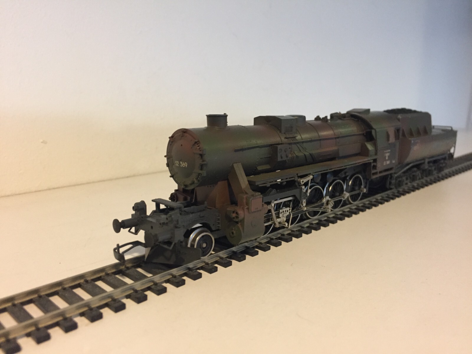 Liliput 852 Ensemble of Br52 2-10-0 in DRB Wehrmacht Camouflaged Epoch ii Livery