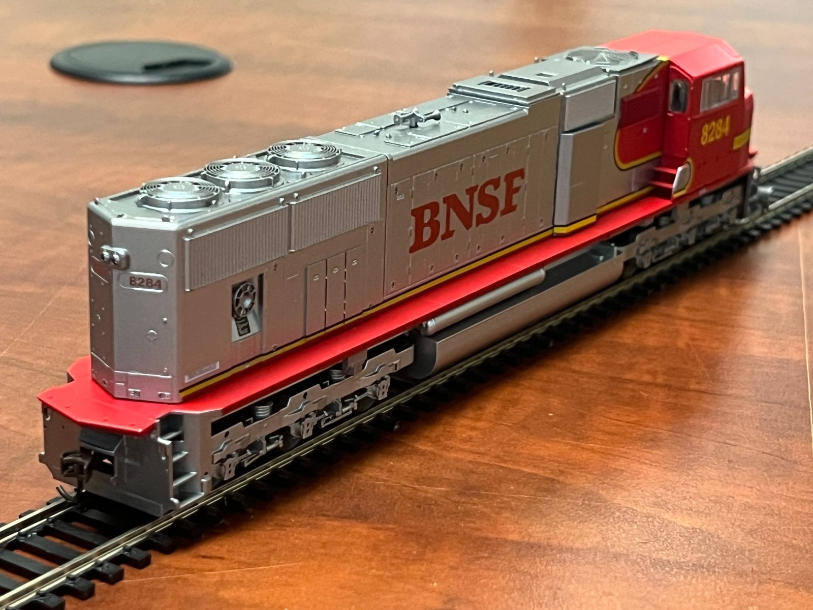 BNSF SD75I Locomotive – Rd# 8284 – Athearn Genesis (G6147) HO scale – NIB