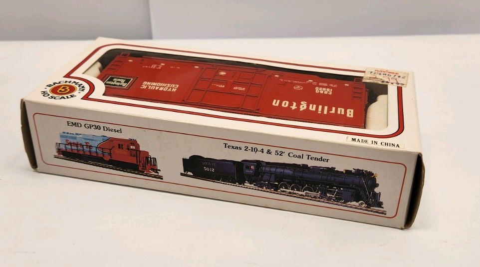 BACHMANN HO 76036 41′ HI-CUBE SMOOTH SIDE BOX CAR BURLINGTON C&Q 19920 NOS C43
