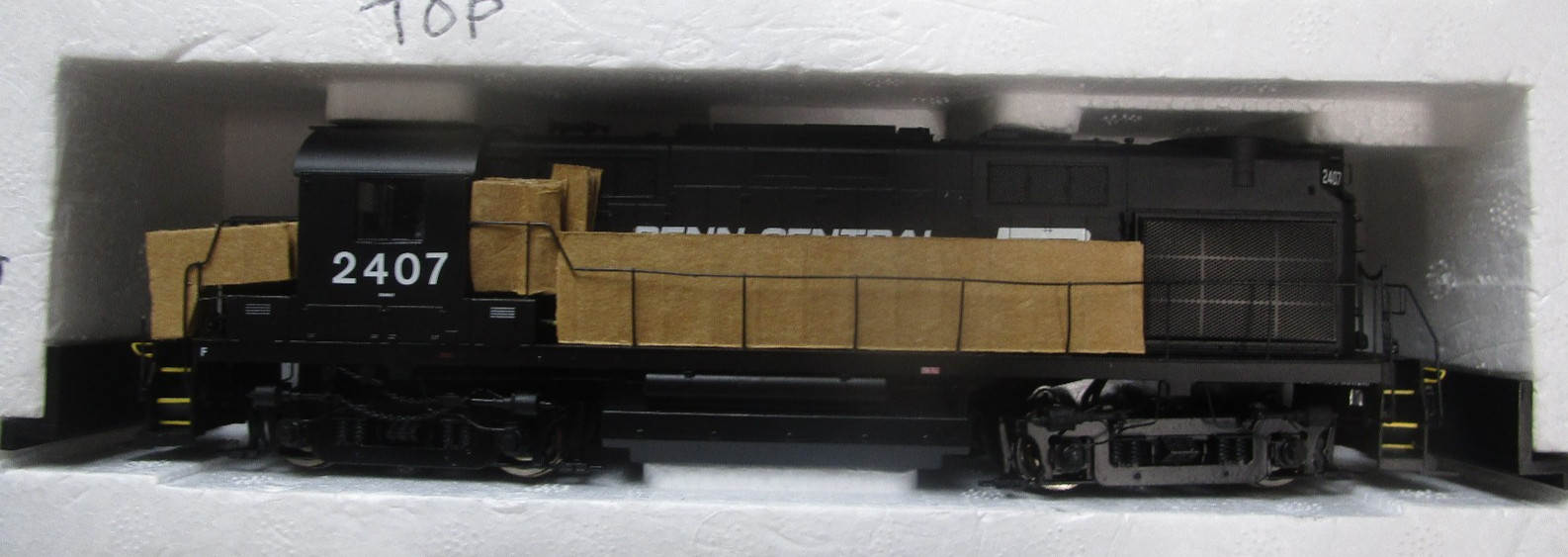HO Scale Penn Central RS-27 Diesel Locomotive #2407 by Proto 2000 w/DCC & Sound