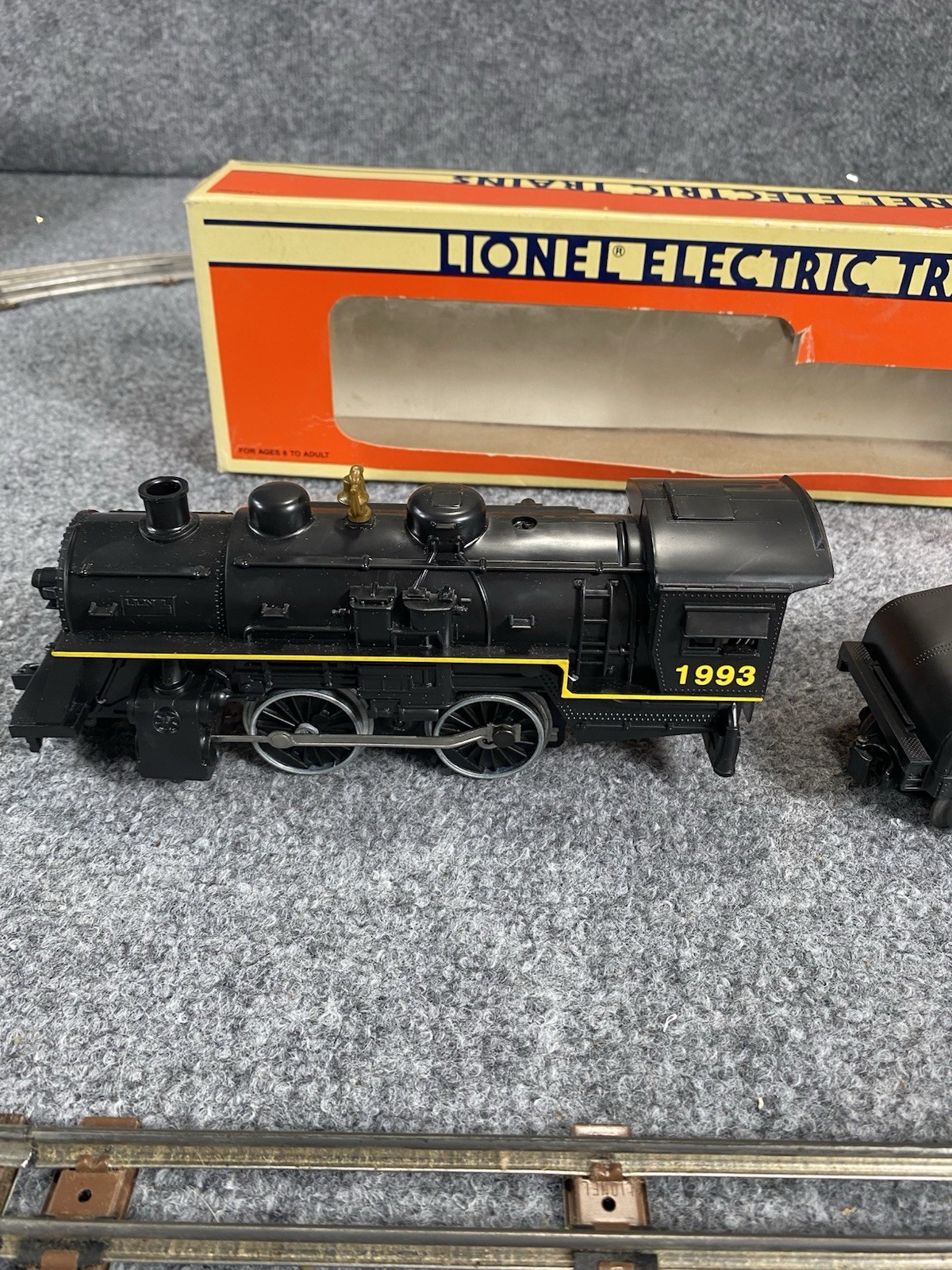 Lionel Electric Trains Chessie System 2-4-0 Steam Locomotive And Tender 6-18713
